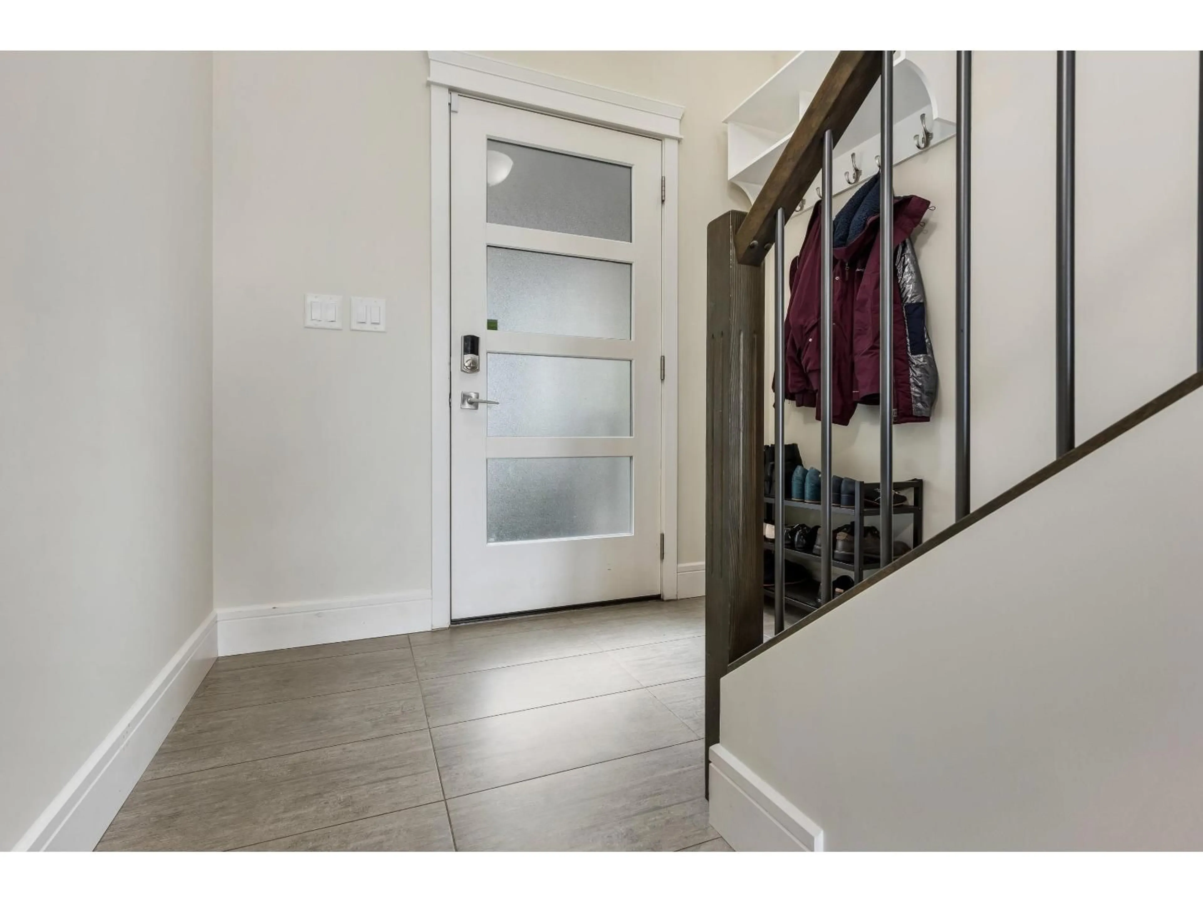Indoor entryway for 39 - 50634 LEDGESTONE PLACE, Chilliwack British Columbia V2P0E7