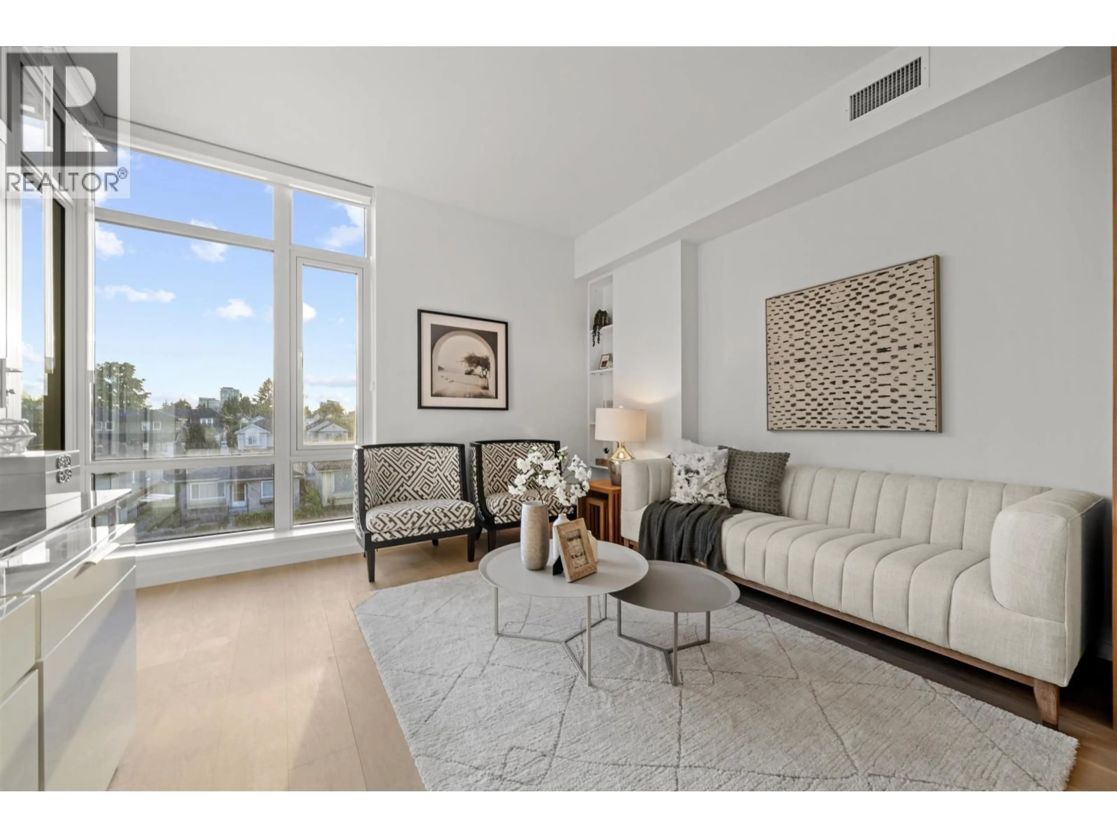 Living room with furniture, unknown for 203 - 8486 OAK STREET, Vancouver British Columbia V6P4B1