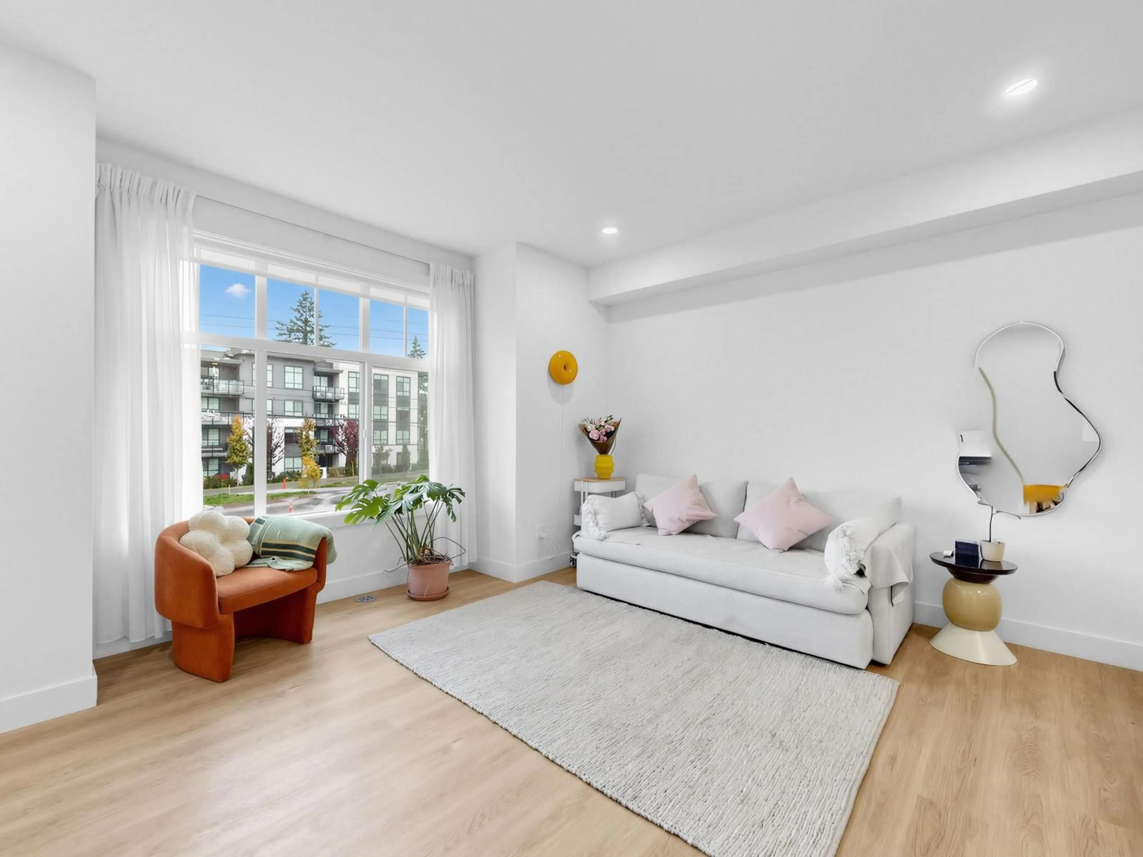 Living room with furniture, unknown for 55 - 2350 165 STREET, Surrey British Columbia V3Z1J9