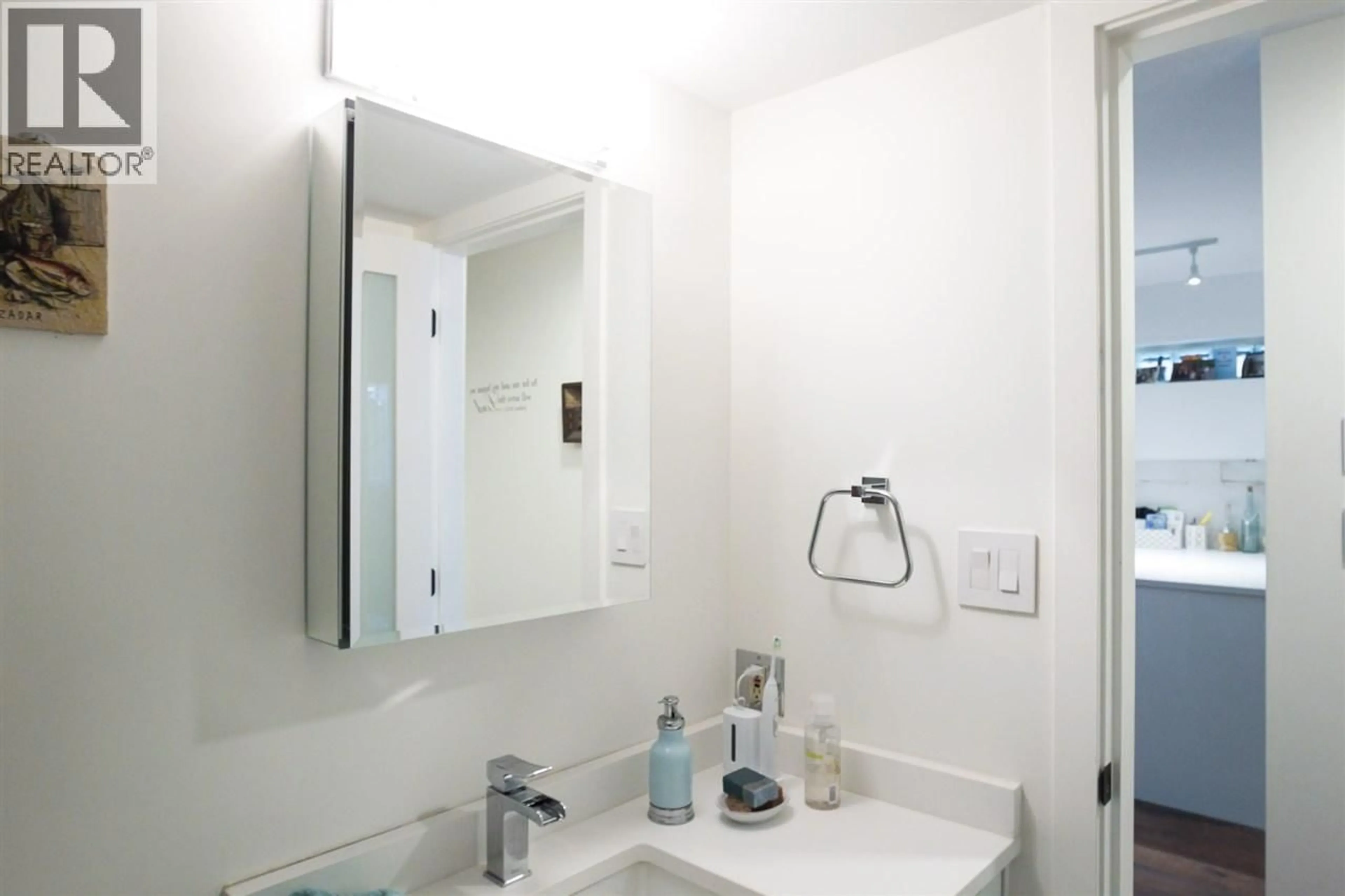 Standard bathroom, unknown for 2 - 3250 4TH AVENUE, Vancouver British Columbia V6K1R9