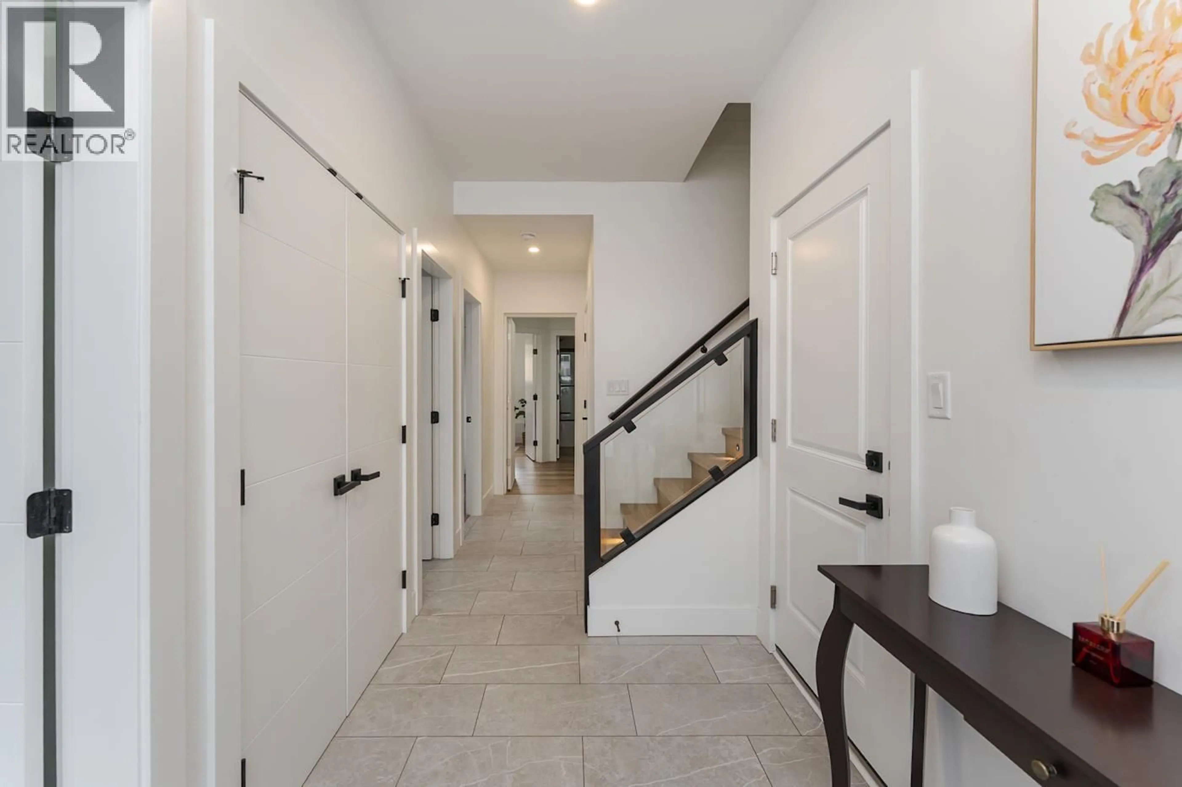 Indoor entryway for 3445 MUNRO WAY, Prince George British Columbia V2N0K1