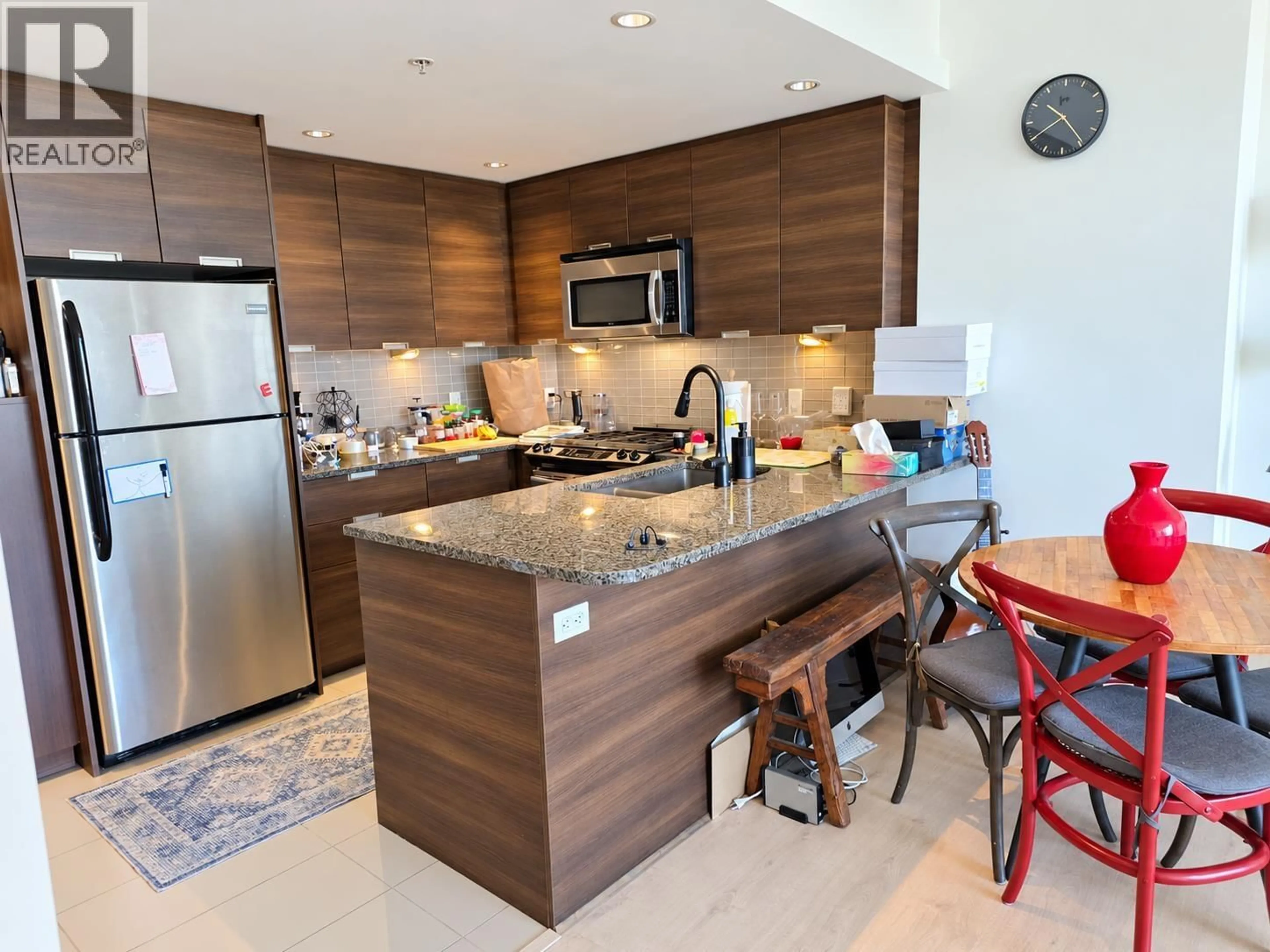 Open concept kitchen, ceramic/tile floor for 2704 - 2968 GLEN DRIVE, Coquitlam British Columbia V3B0C4