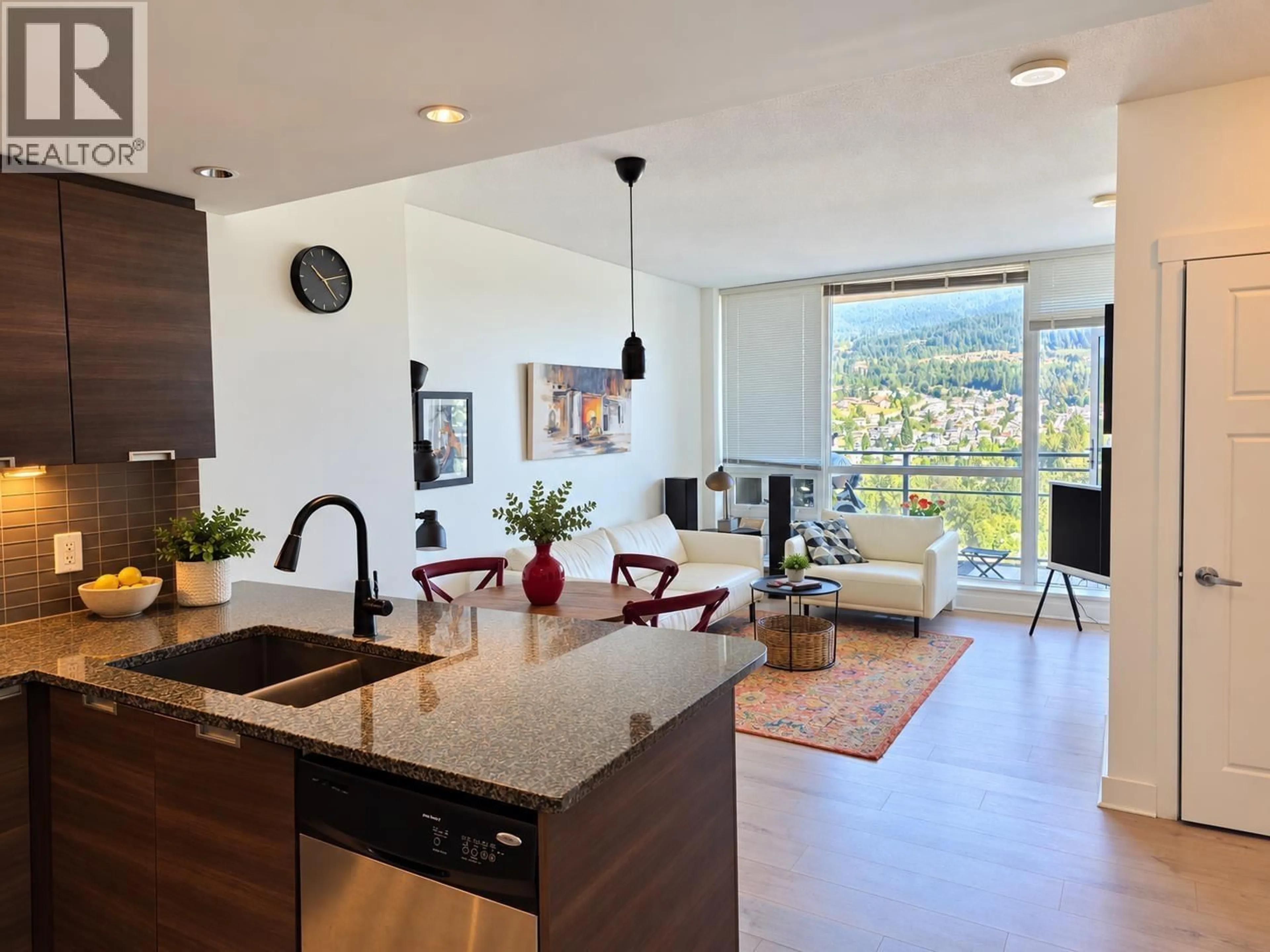 Open concept kitchen, ceramic/tile floor for 2704 - 2968 GLEN DRIVE, Coquitlam British Columbia V3B0C4