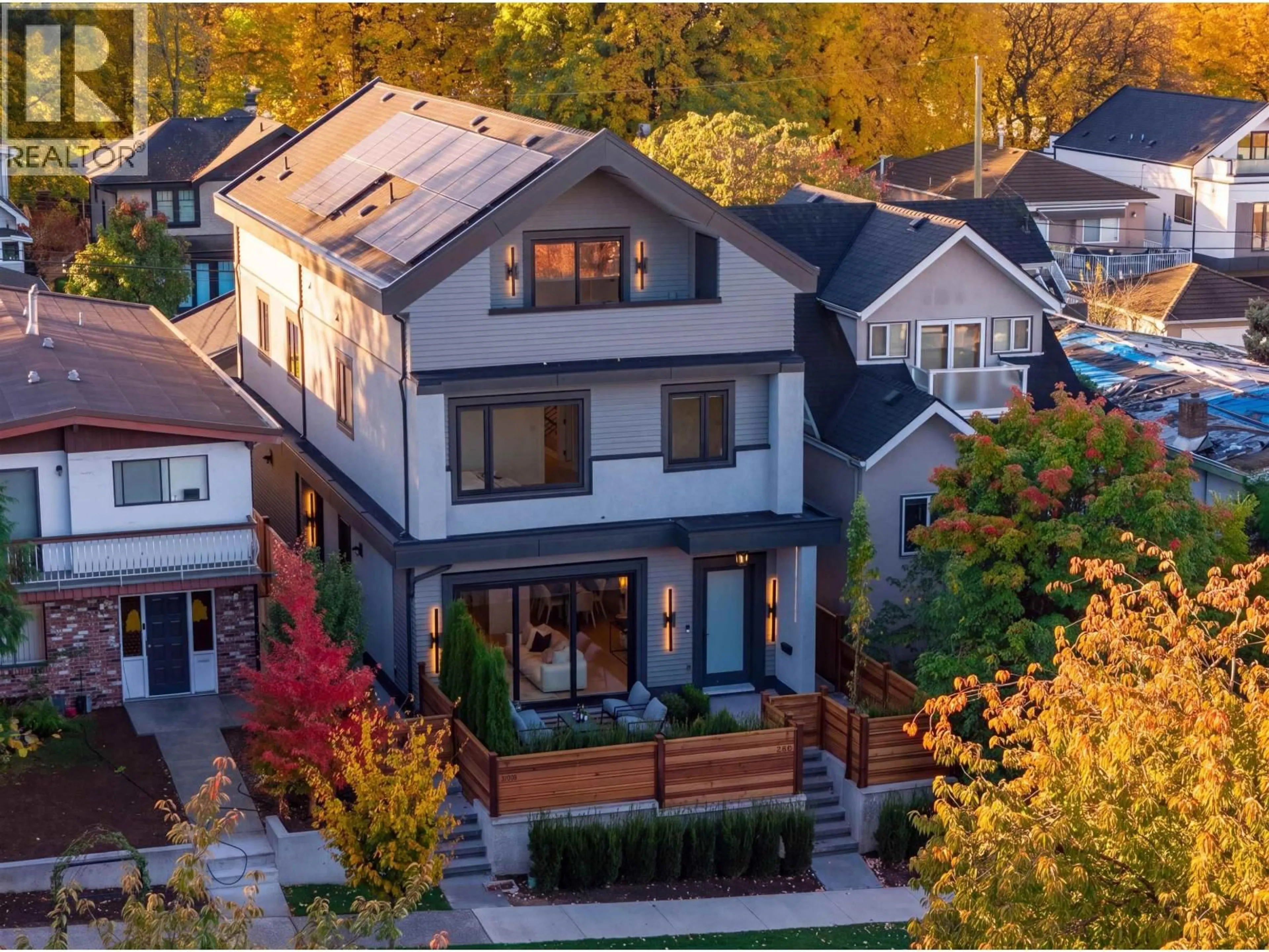 Unknown for 1 - 266 E 38 AVENUE, Vancouver British Columbia V5W1H4