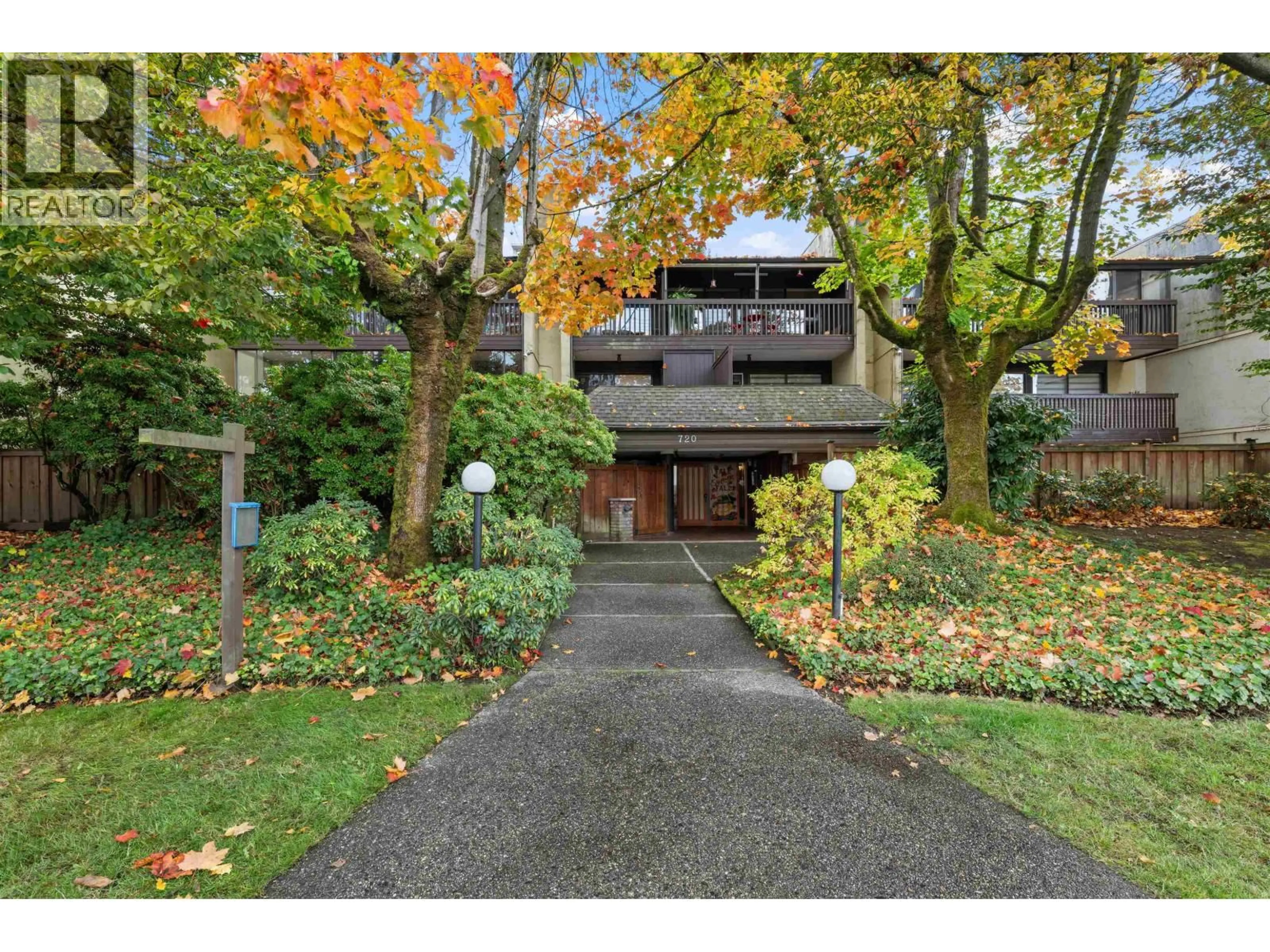Unknown for 301 - 720 EIGHTH AVENUE, New Westminster British Columbia V3M2R3