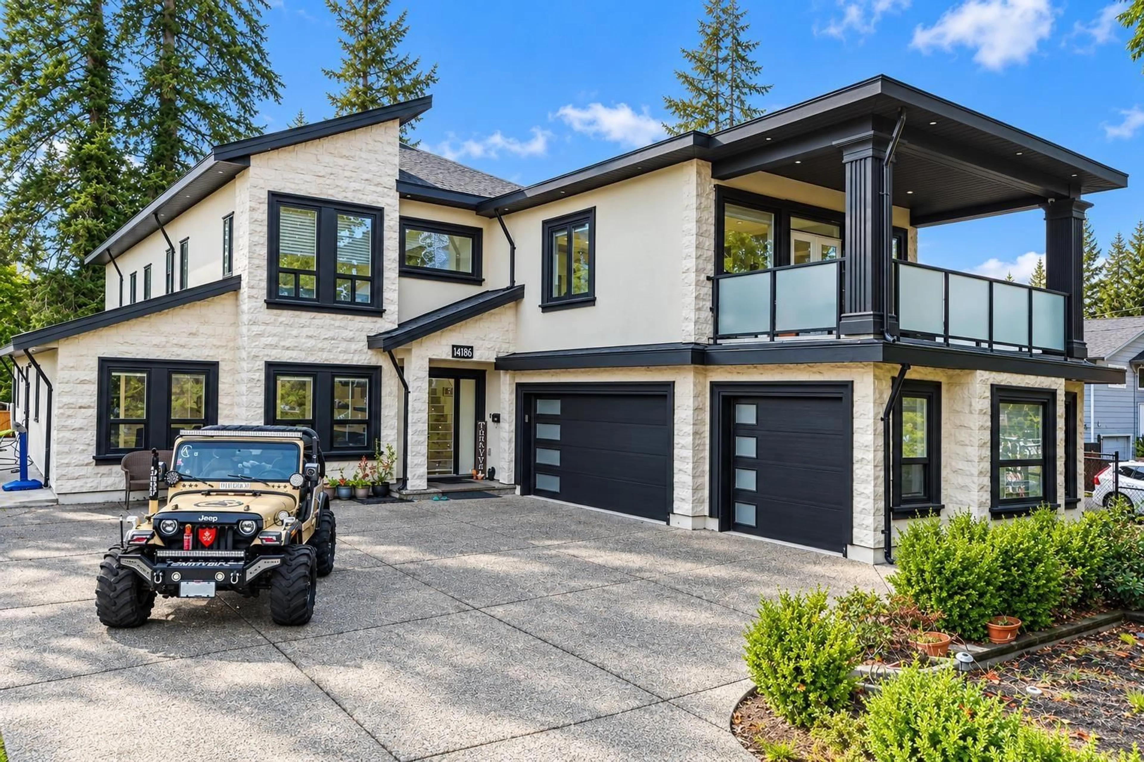 Home with vinyl exterior material, street for 14186 MELROSE DRIVE, Surrey British Columbia V3R5R2