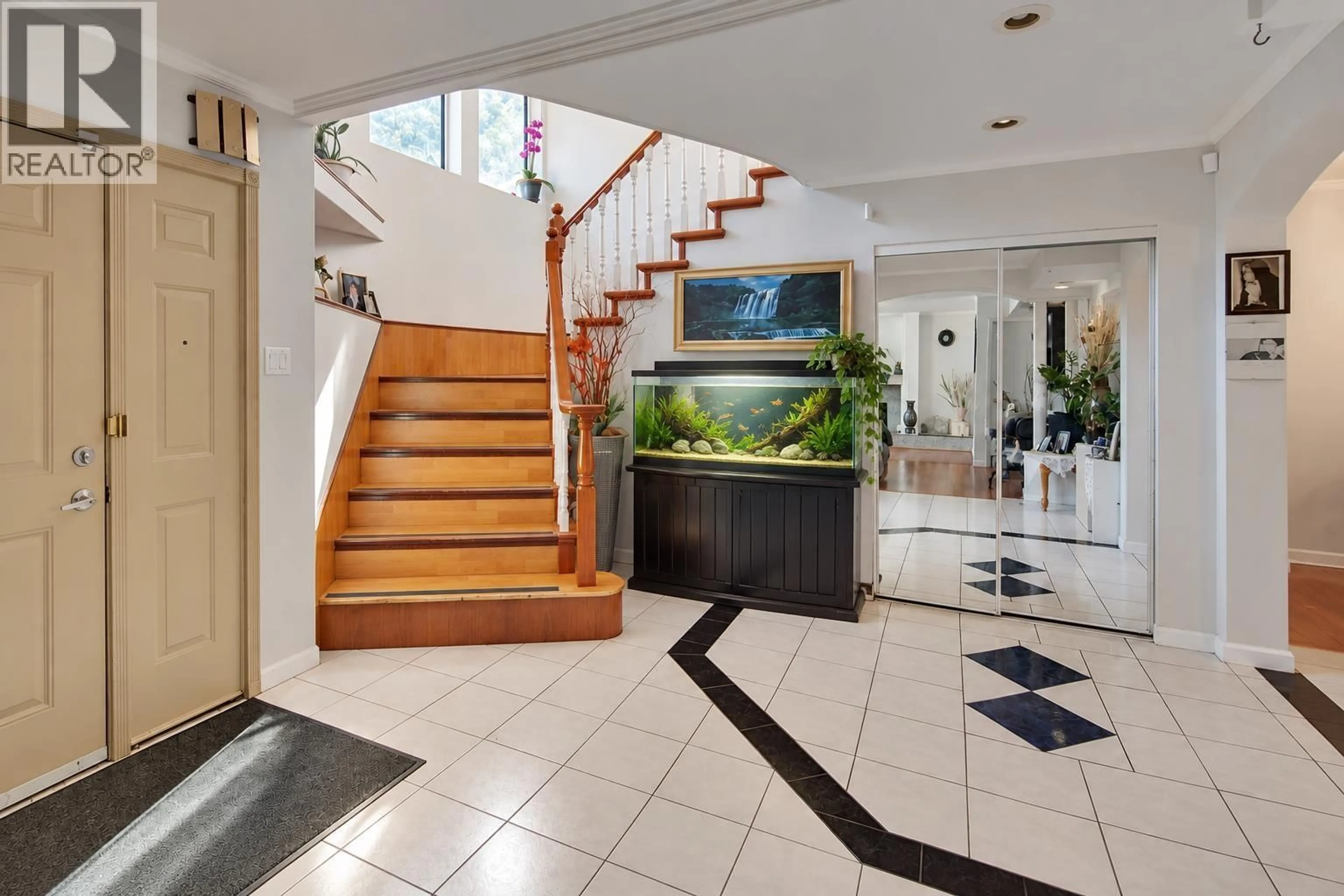 Indoor foyer for 7495 CULLODEN STREET, Vancouver British Columbia V5X4K3