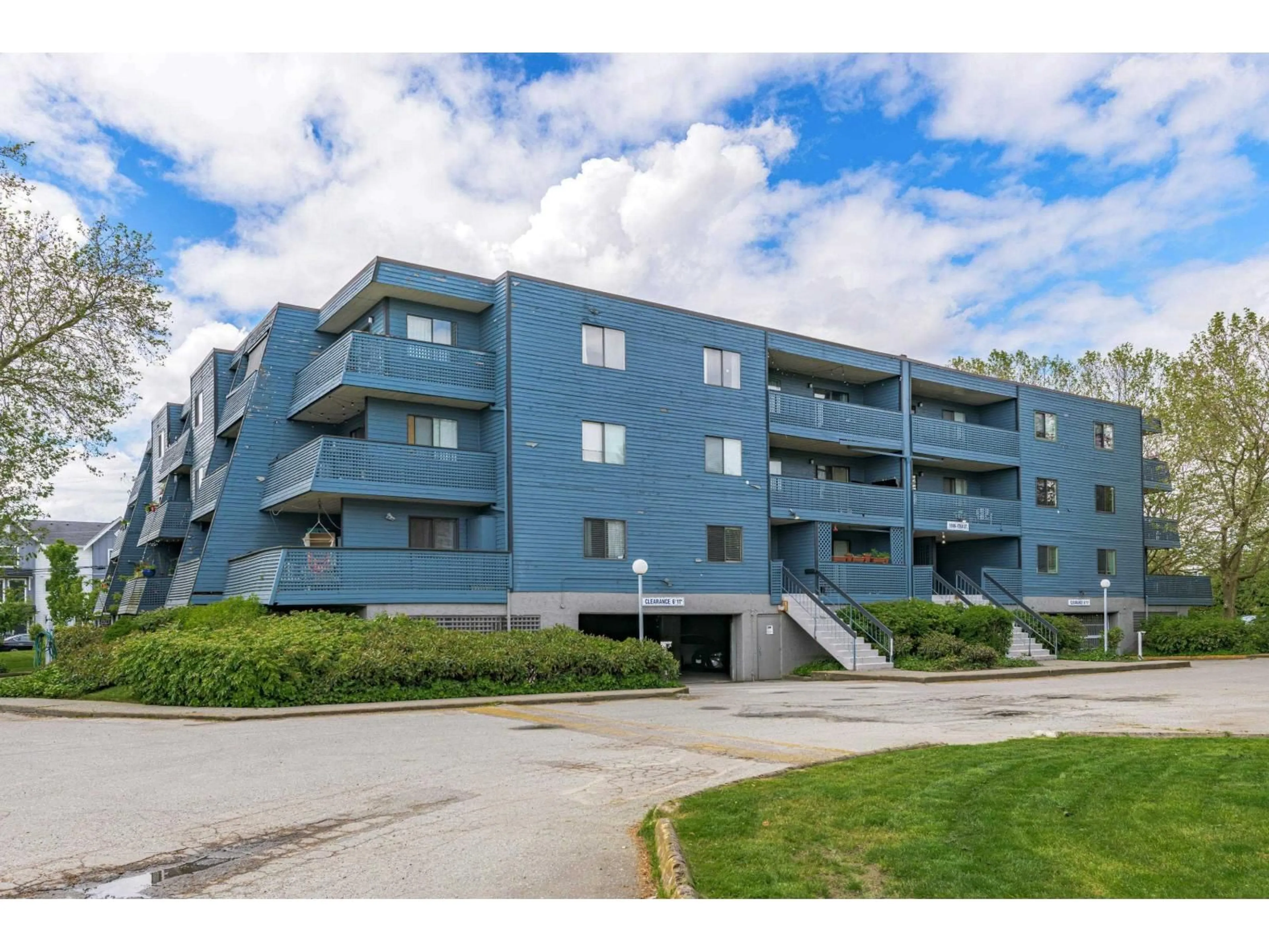 Unknown for 215 - 5906 176A STREET, Surrey British Columbia V3S4H7
