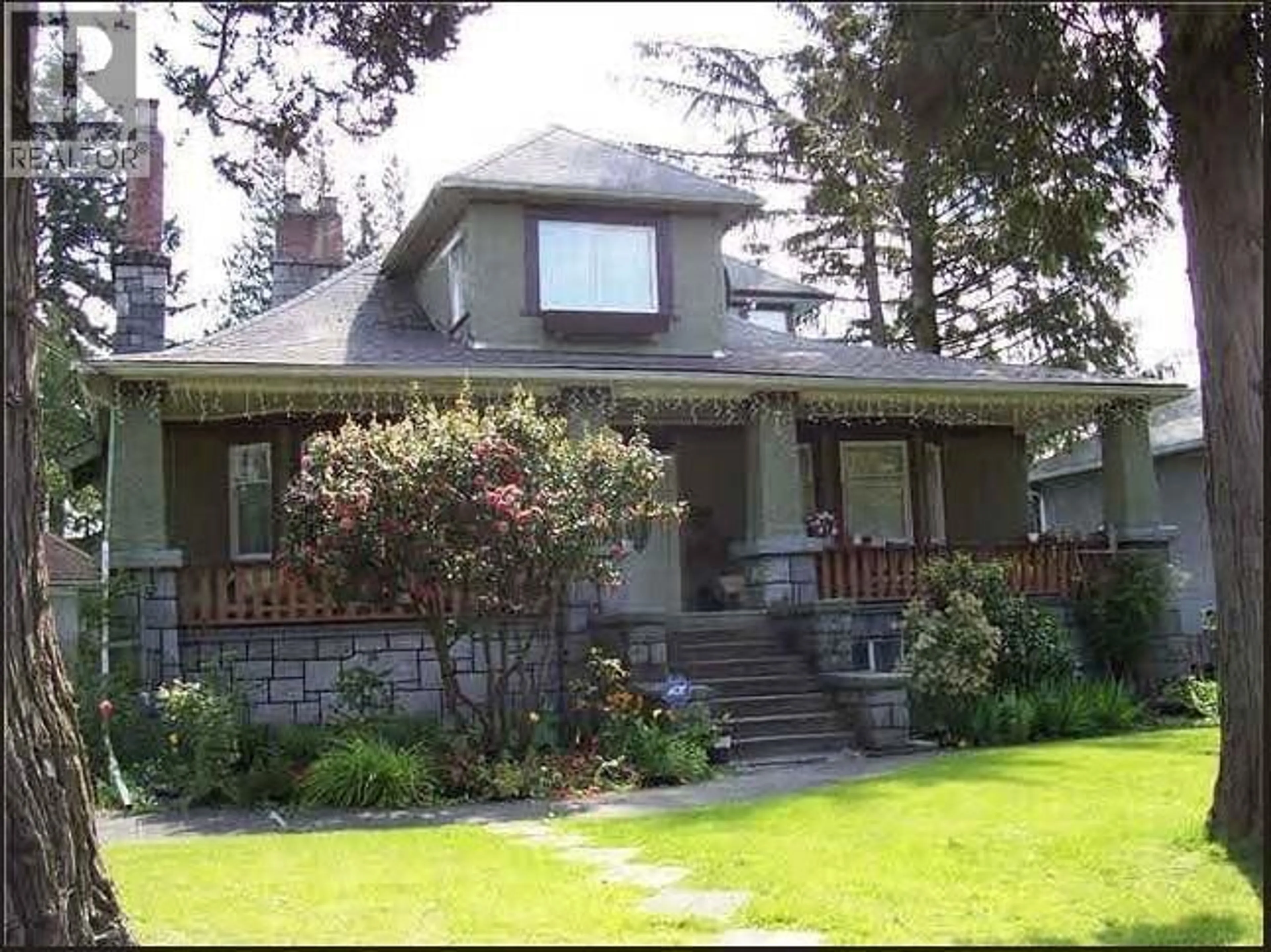 Home with vinyl exterior material, street for 7530 BULLER AVENUE, Burnaby British Columbia V5J4S8