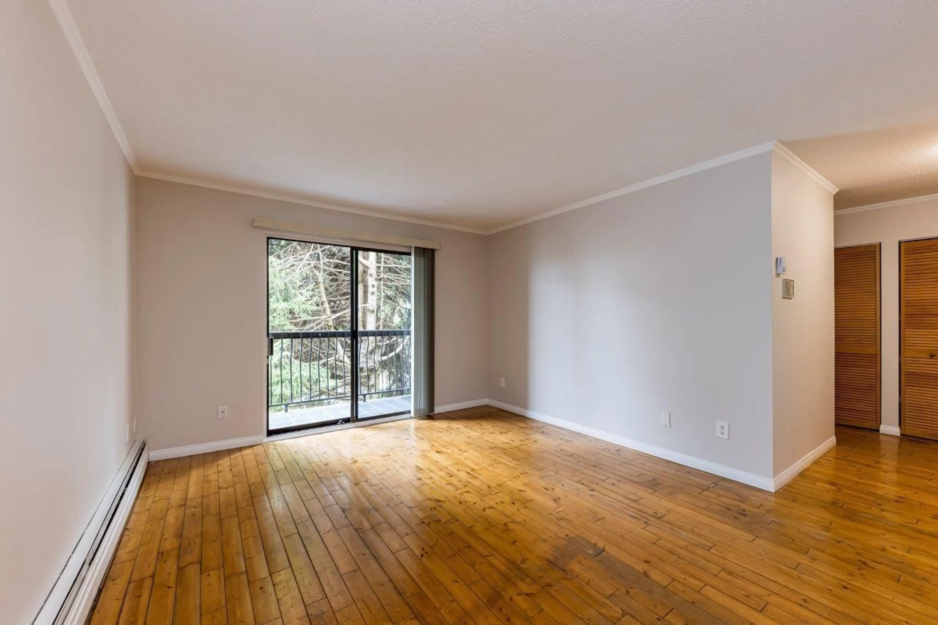 A pic of a room for 219 - 1442 BLACKWOOD STREET, White Rock British Columbia V4B3V5