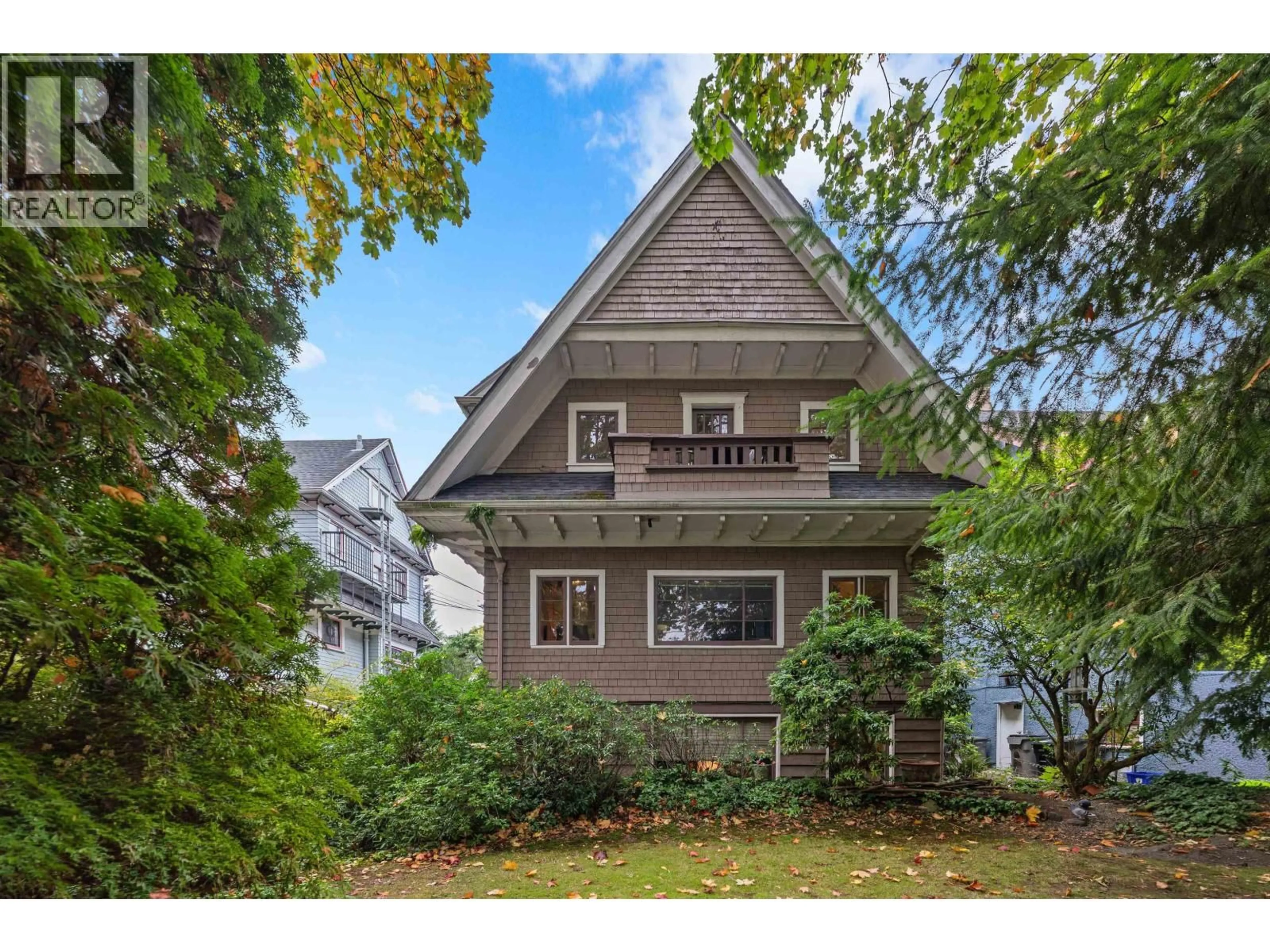 Home with vinyl exterior material, street for 2315 6TH AVENUE, Vancouver British Columbia V6K1W1