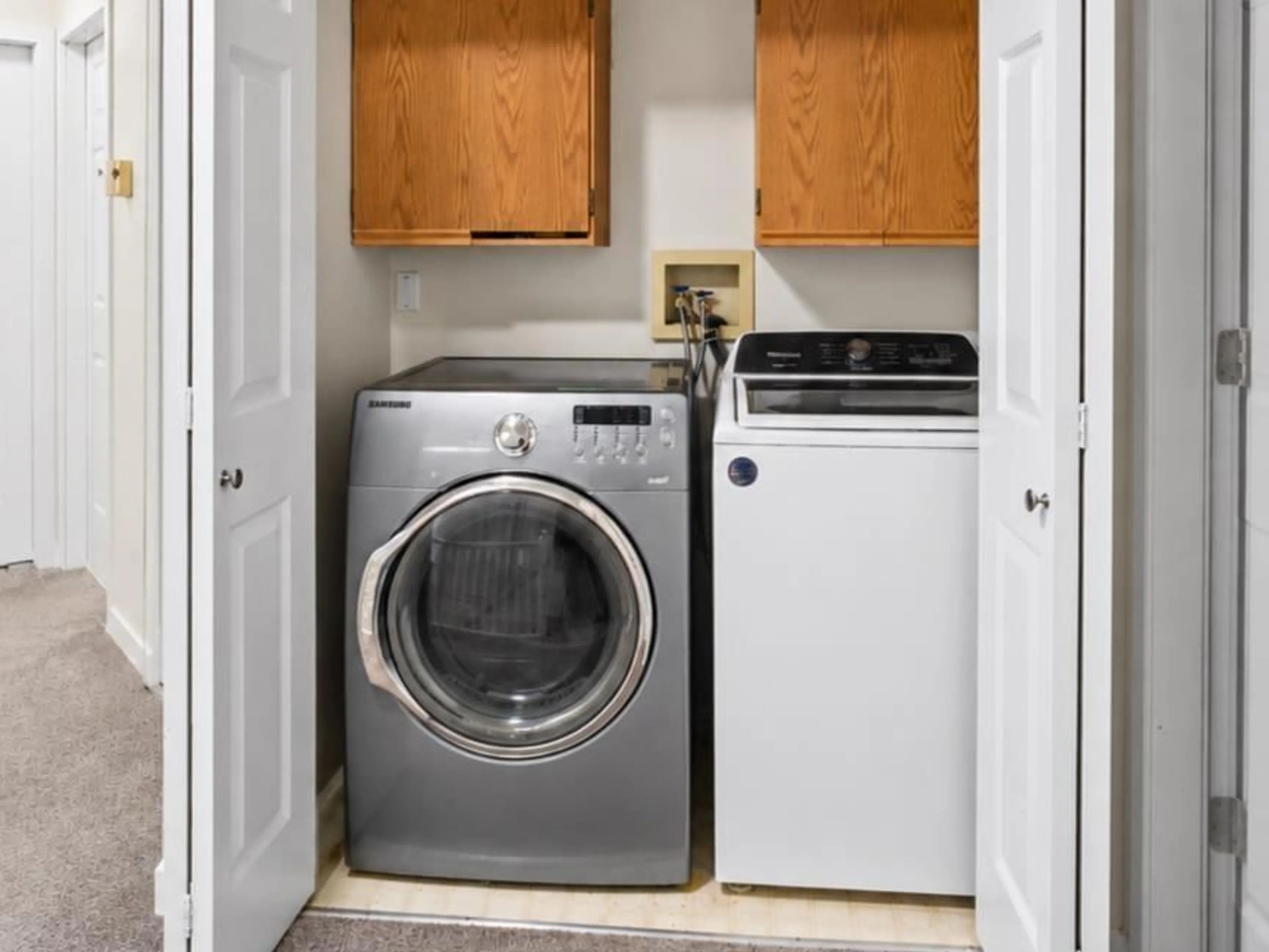 Laundry room for 18 - 8257 121A STREET, Surrey British Columbia V3W3R4