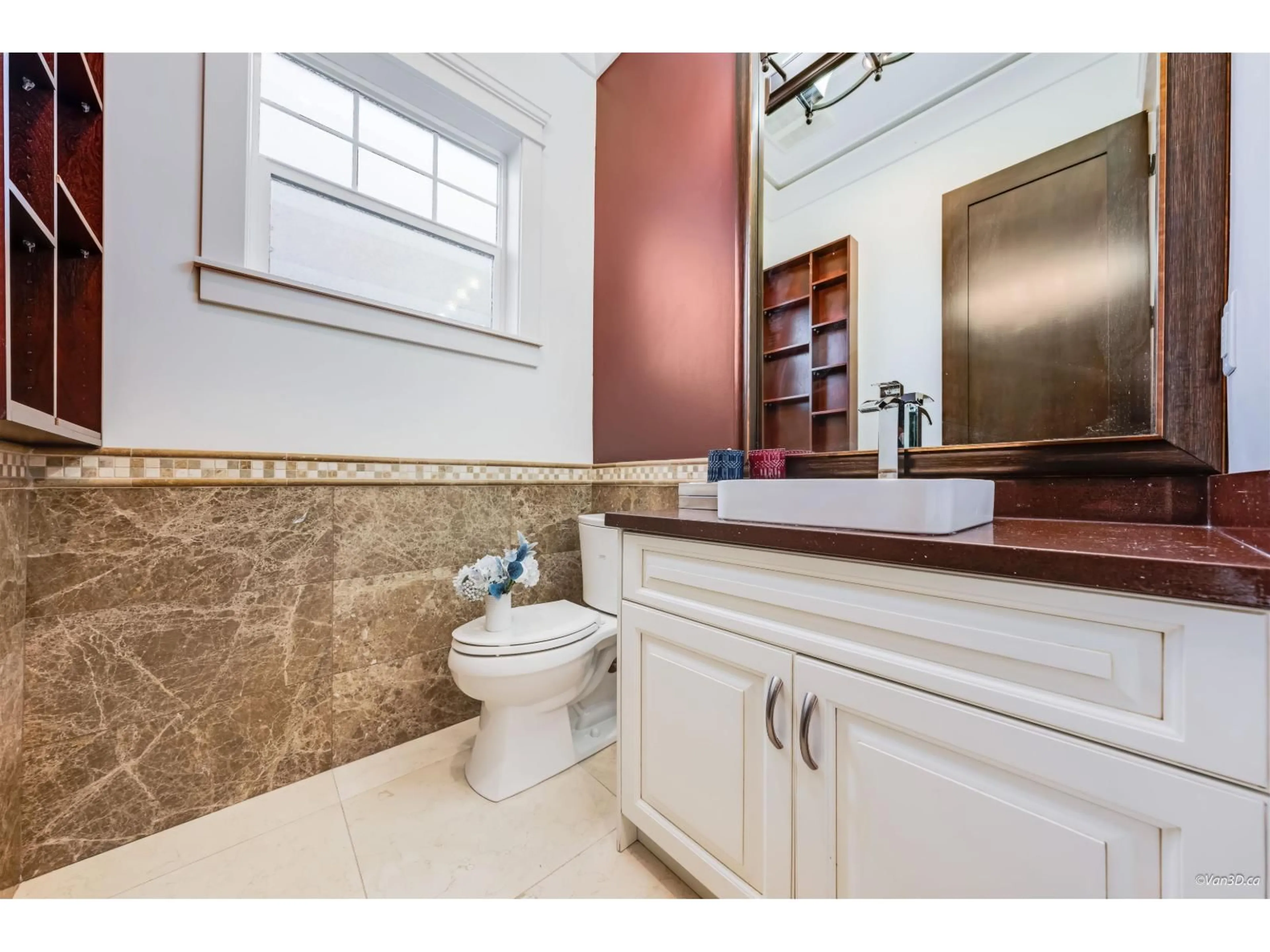 Contemporary bathroom, ceramic/tile floor for 2798 161 STREET, Surrey British Columbia V3Z3W1