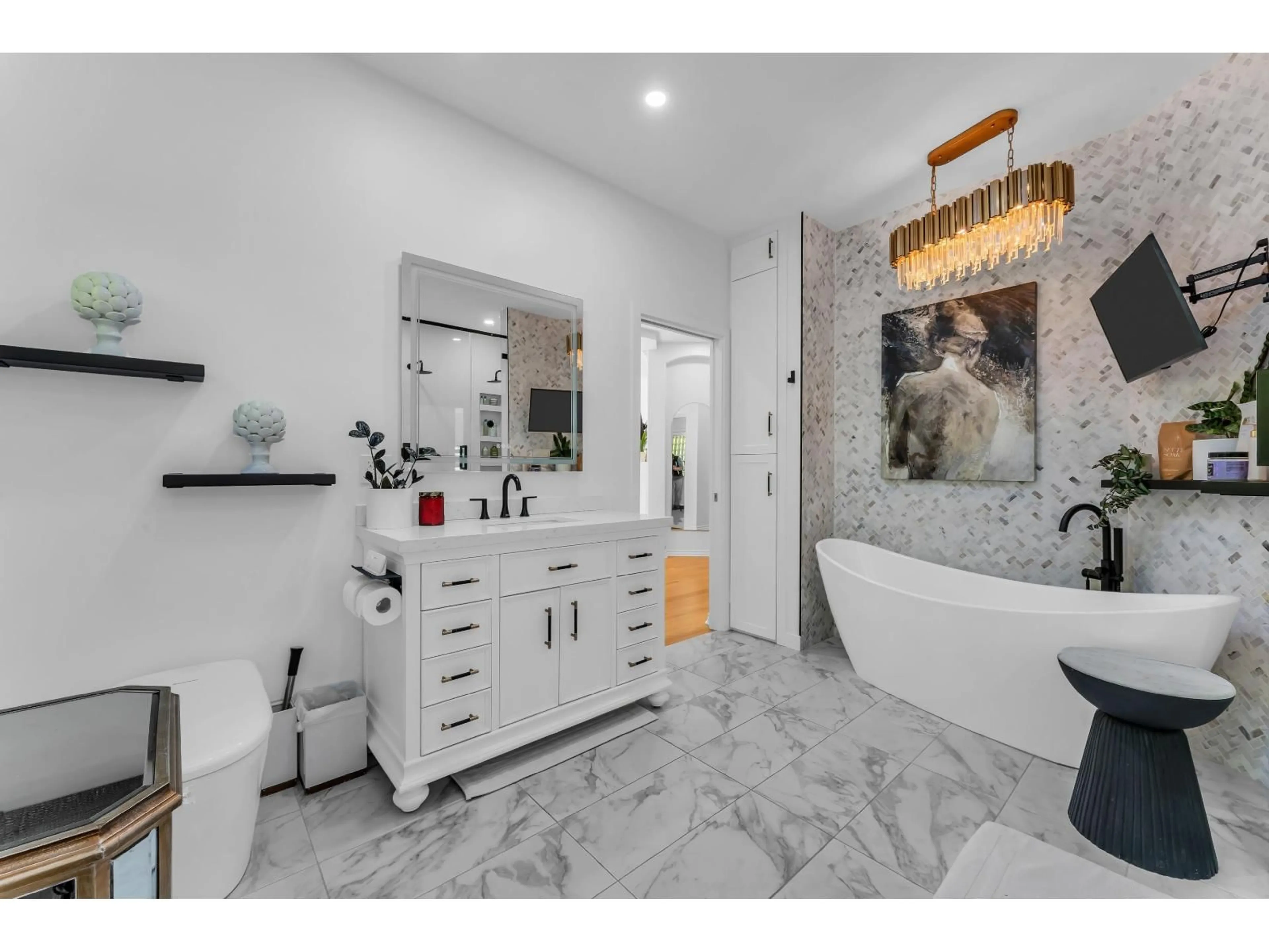 Contemporary bathroom, ceramic/tile floor for 2968 140 STREET, Surrey British Columbia V4P2H9