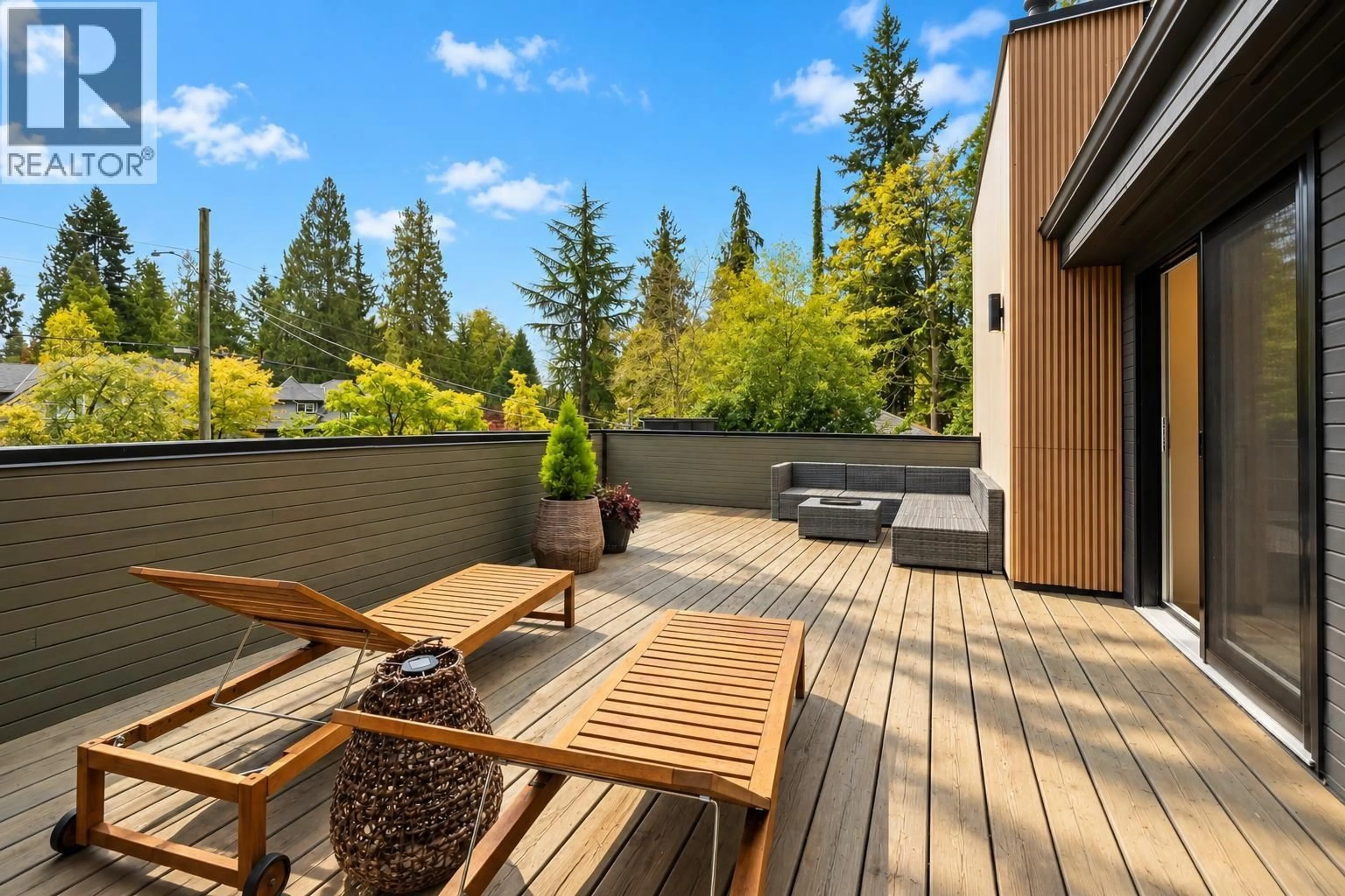 Patio, forest/trees view for 2221 BOWSER AVENUE, North Vancouver British Columbia V7P2Z1