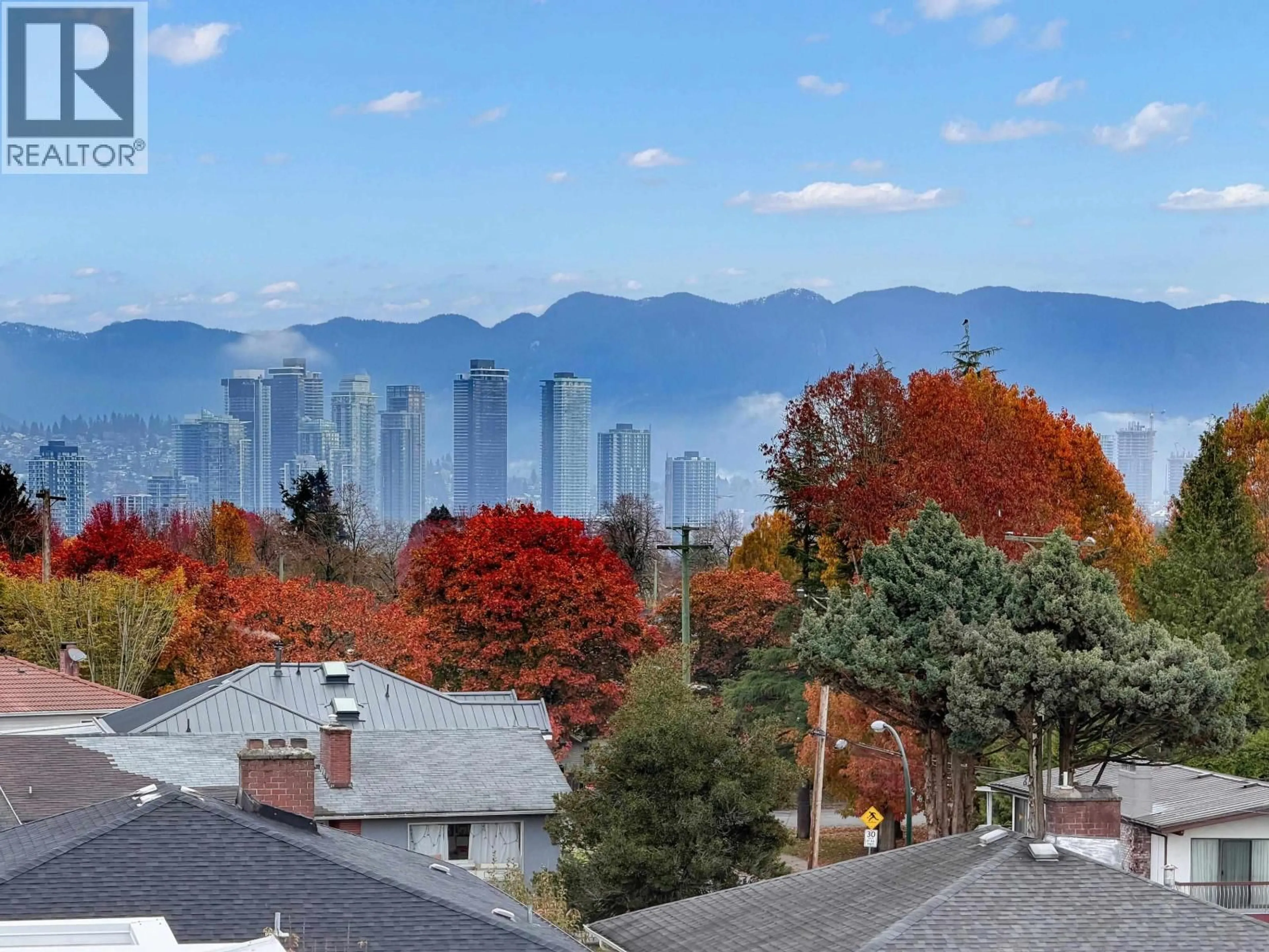 Unknown for 3389 PRICE STREET, Vancouver British Columbia V5R5P8