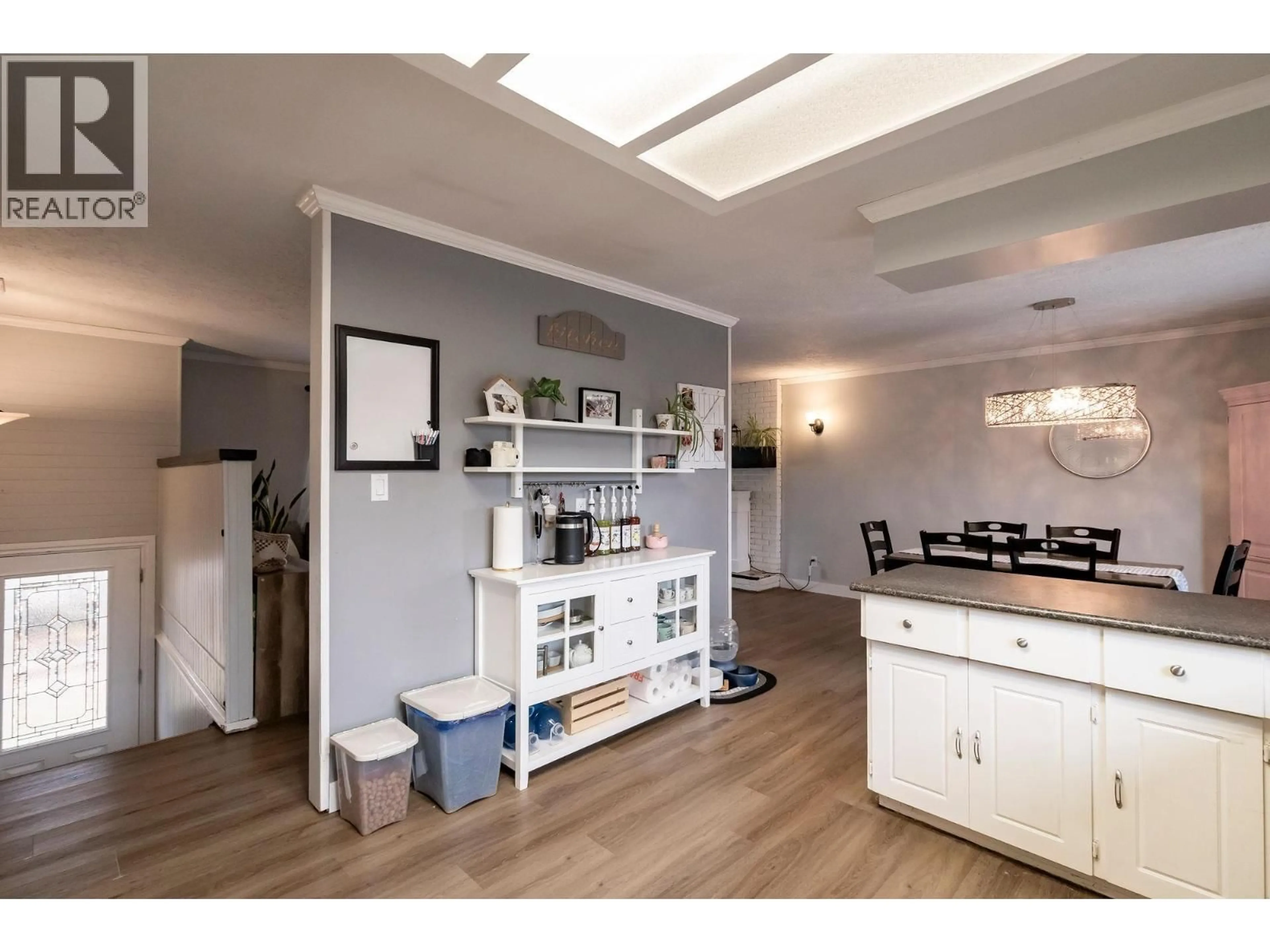 Open concept kitchen, unknown for 9411 84 STREET, Fort St. John British Columbia V1J6C6