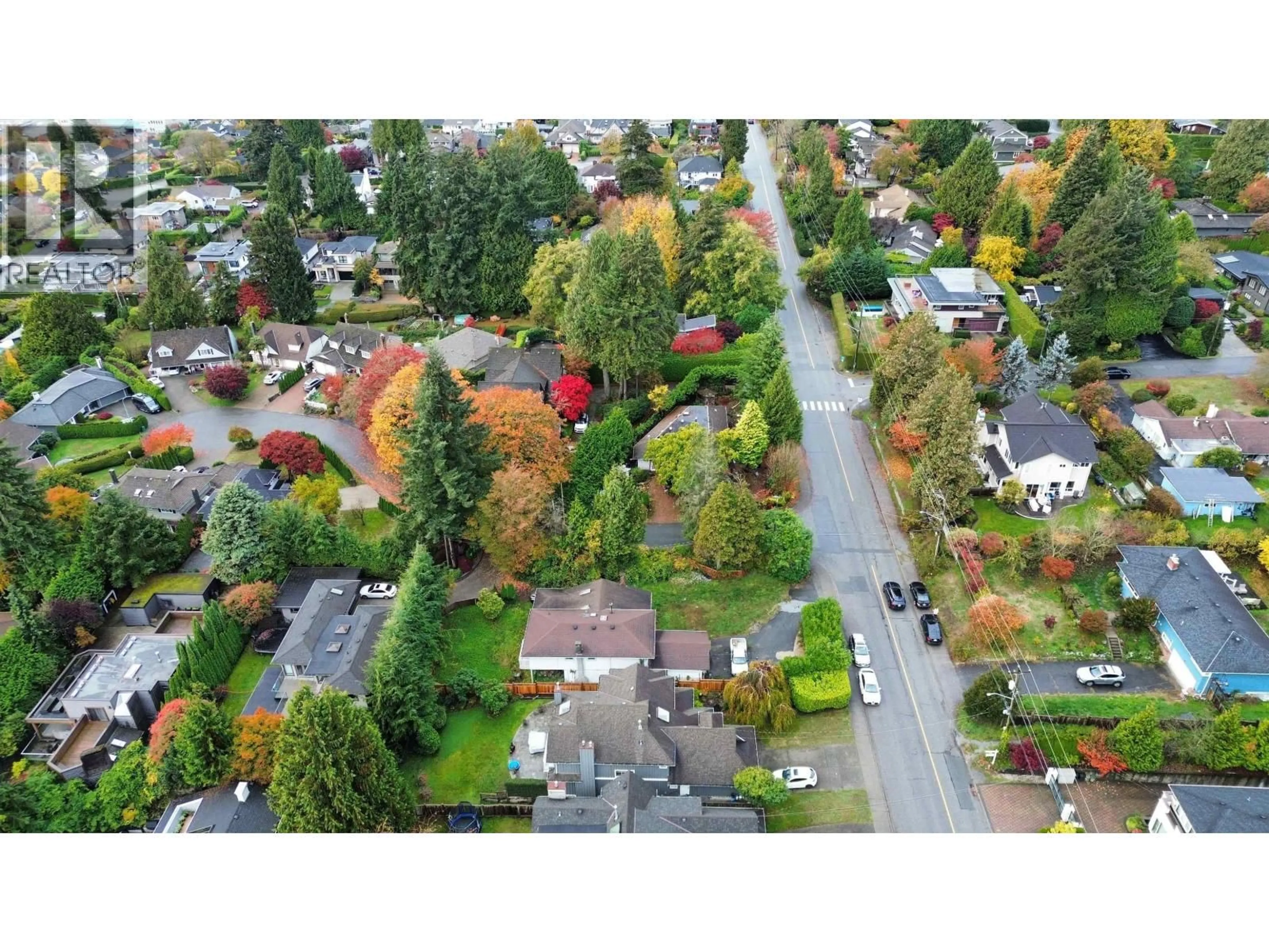 A pic from outside/outdoor area/front of a property/back of a property/a pic from drone, street for 1840 MATHERS AVENUE, West Vancouver British Columbia V7V2G7