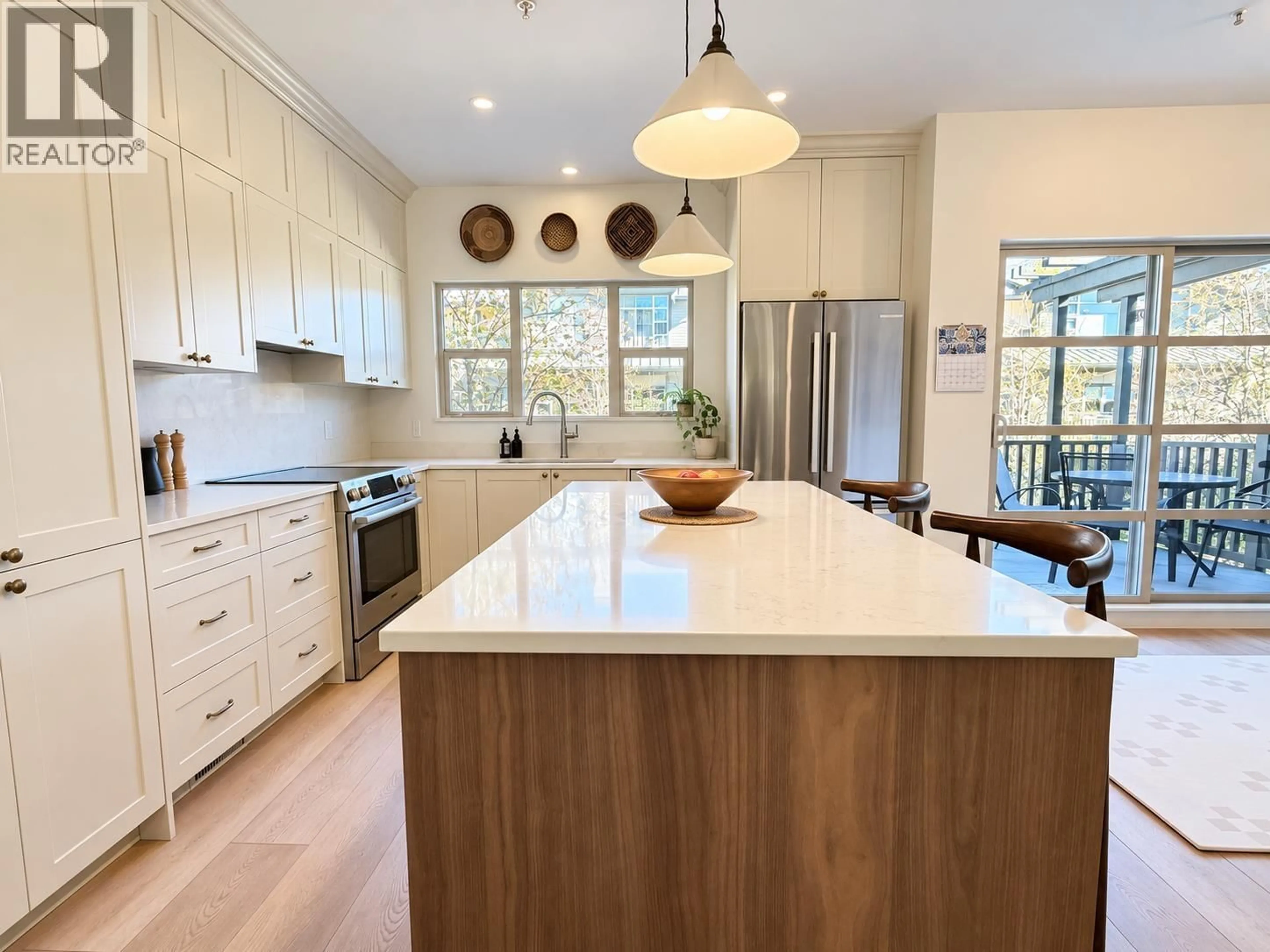Open concept kitchen, unknown for 1164 VILLAGE GREEN WAY, Squamish British Columbia V8B0N5