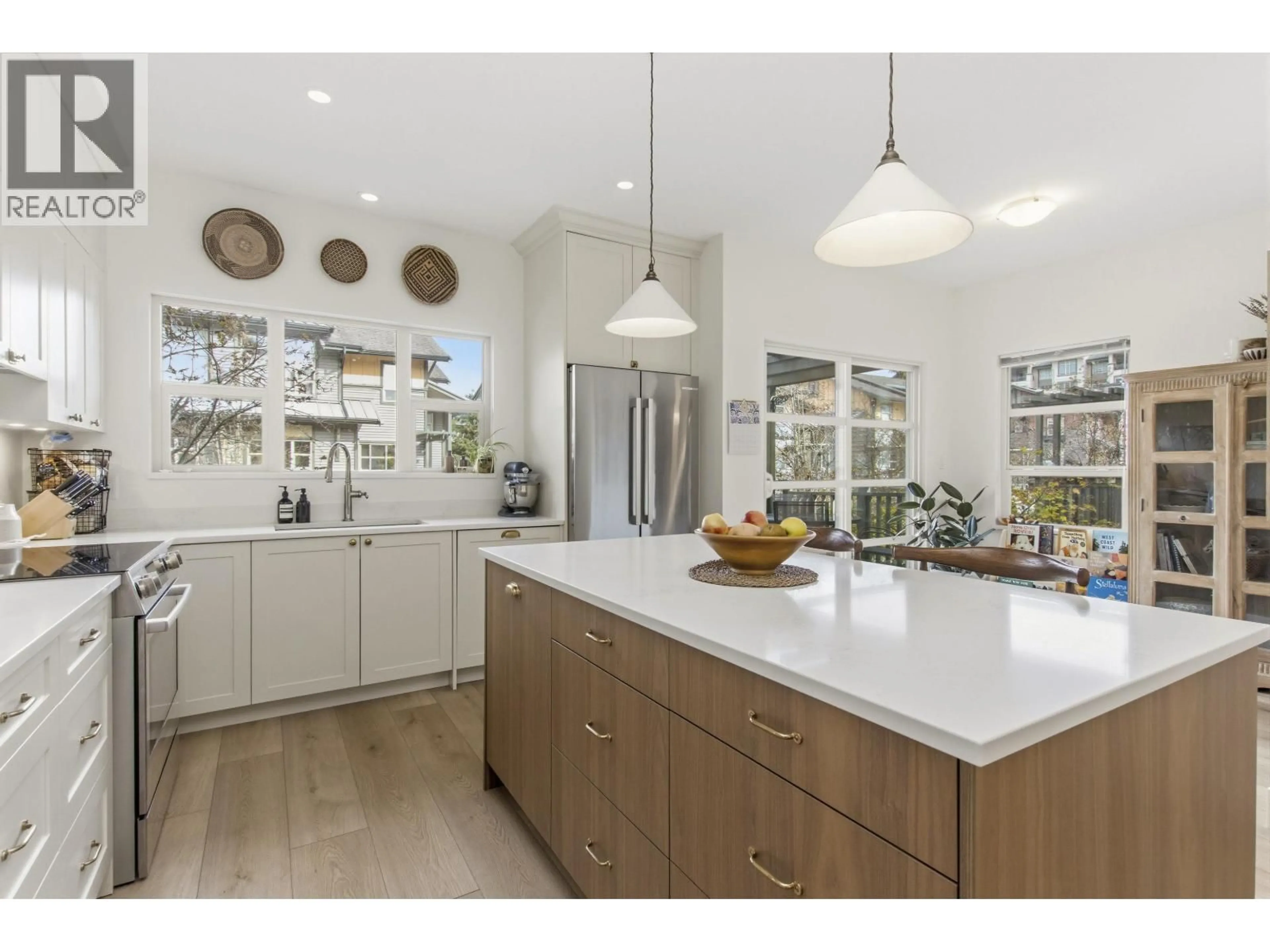 Open concept kitchen, unknown for 1164 VILLAGE GREEN WAY, Squamish British Columbia V8B0N5