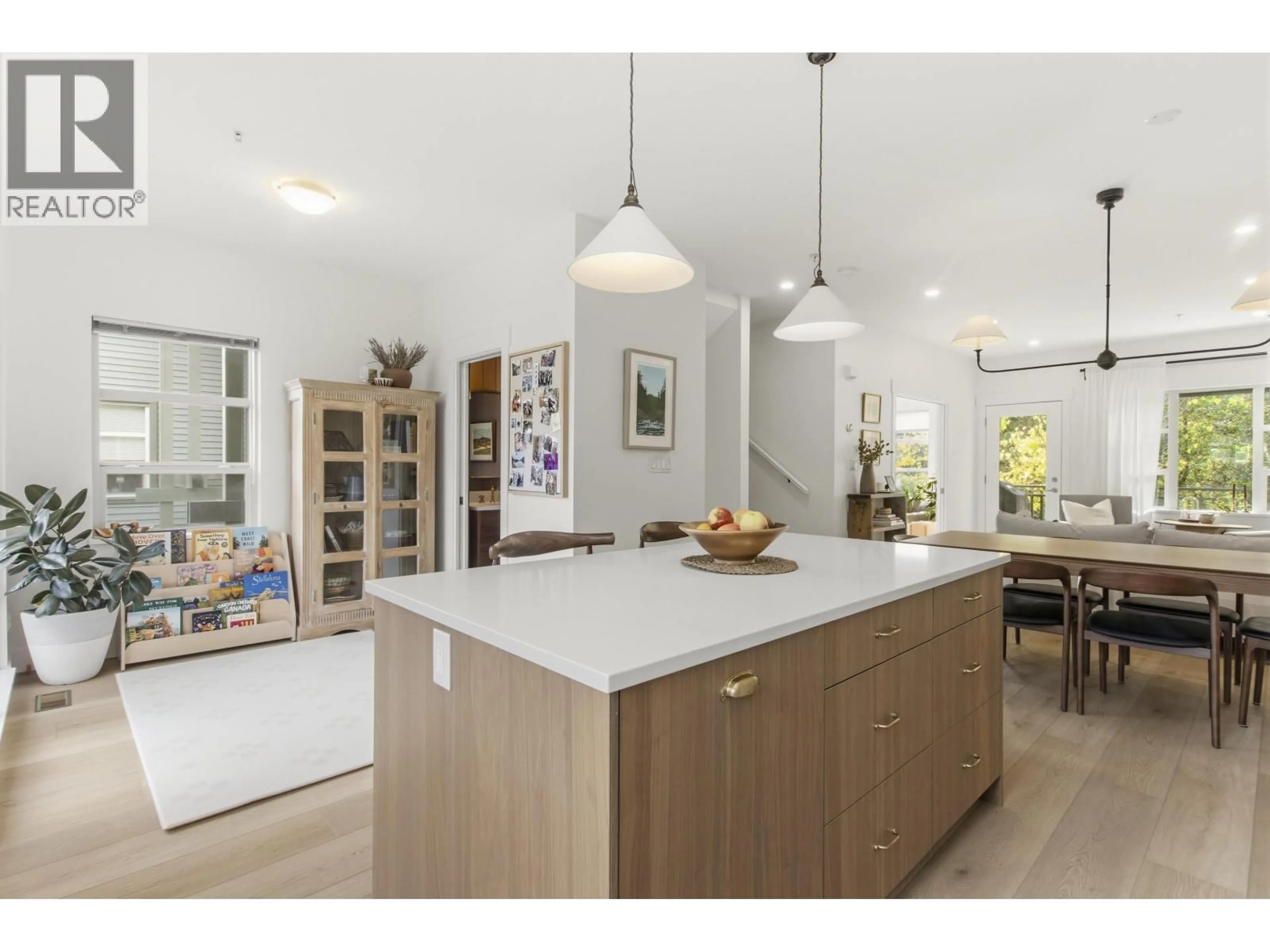 Open concept kitchen, unknown for 1164 VILLAGE GREEN WAY, Squamish British Columbia V8B0N5