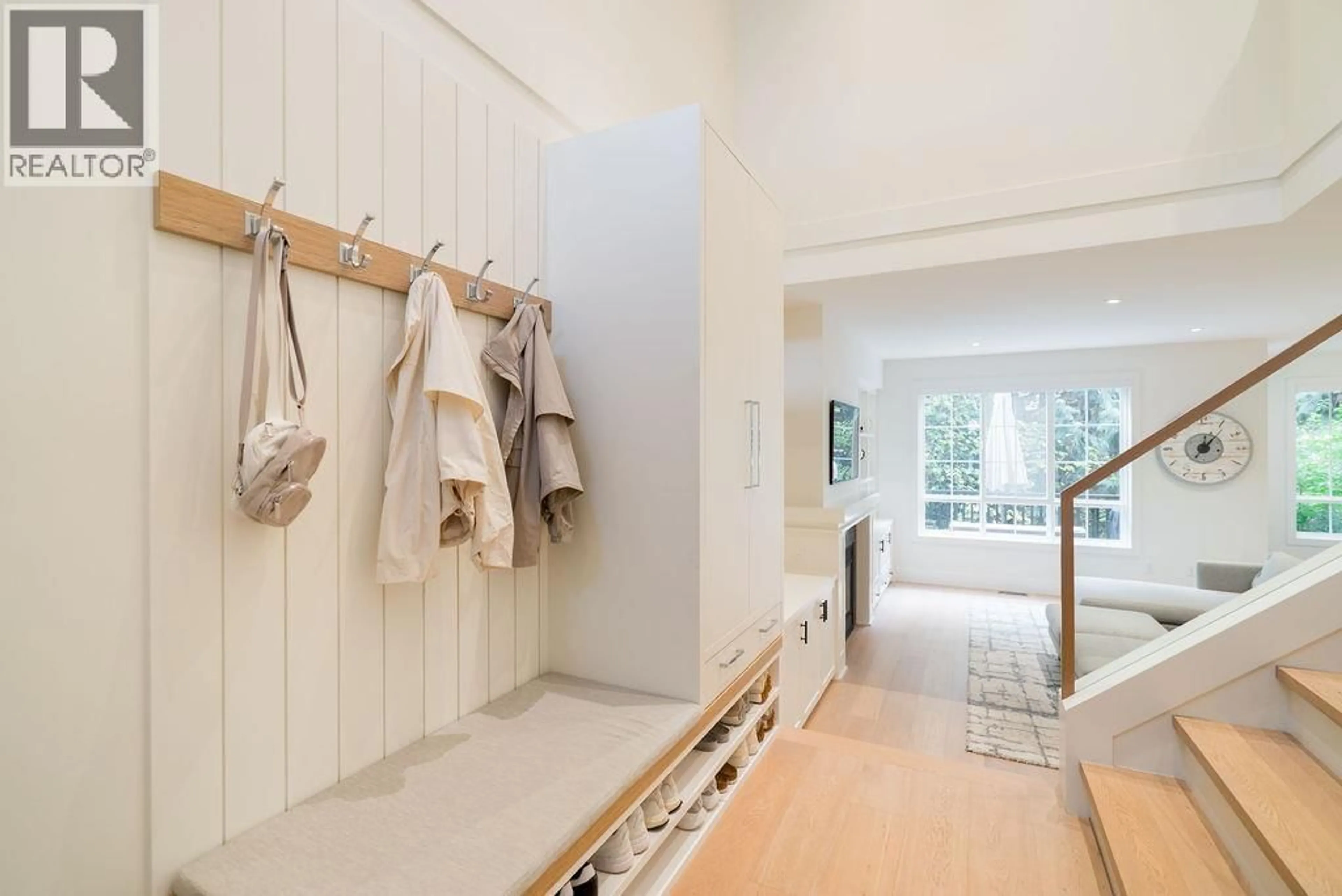 Indoor entryway for 41 - 2200 PANORAMA DRIVE, Port Moody British Columbia V3H5M2