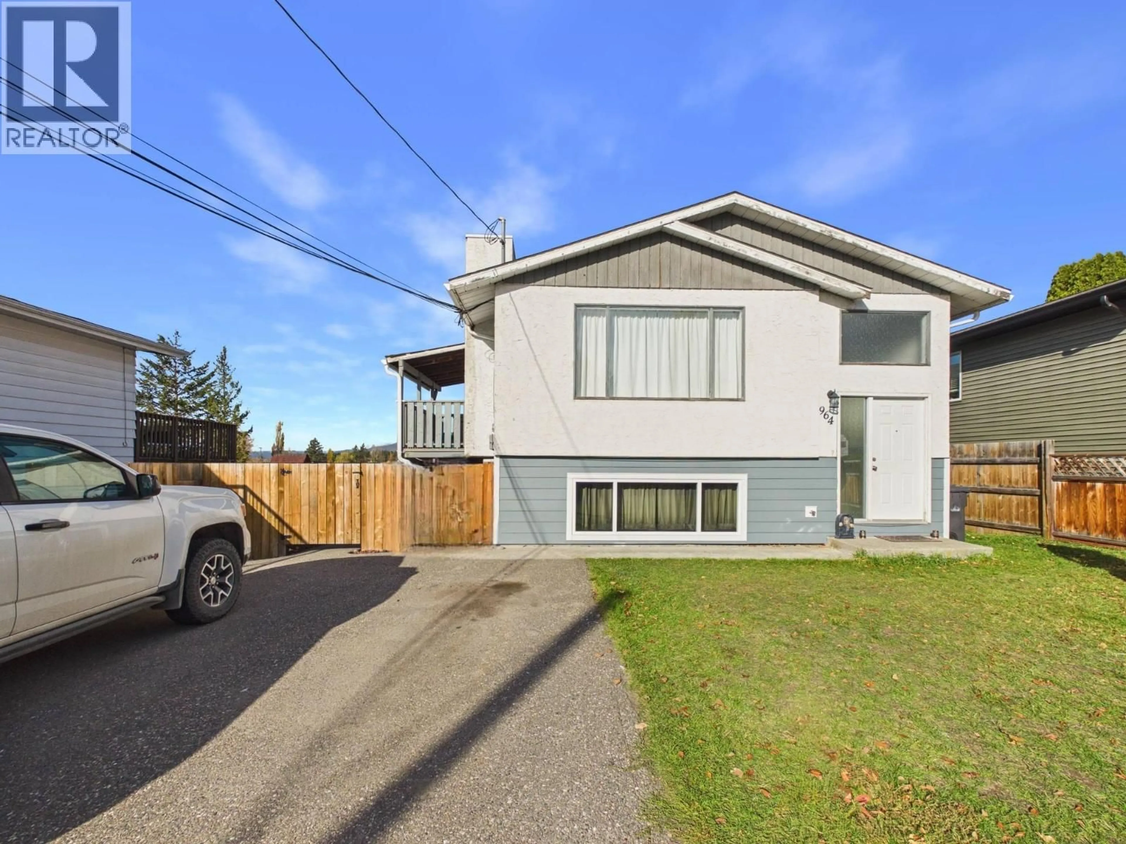 Home with vinyl exterior material, street for 964 HUSTON STREET, Williams Lake British Columbia V2G1W3