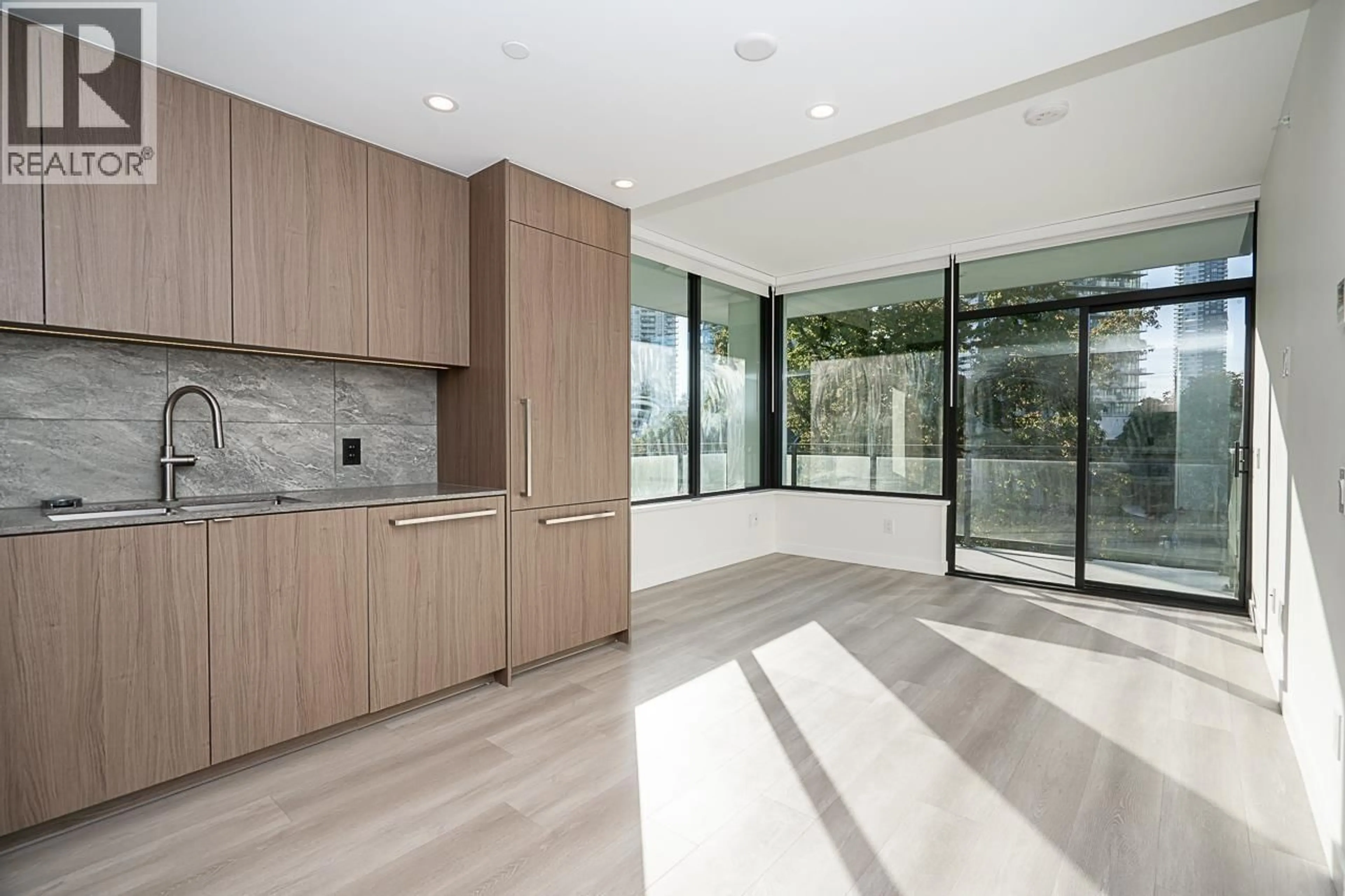 Unknown for 710 - 626 CLAREMONT STREET, Coquitlam British Columbia V3J0T1