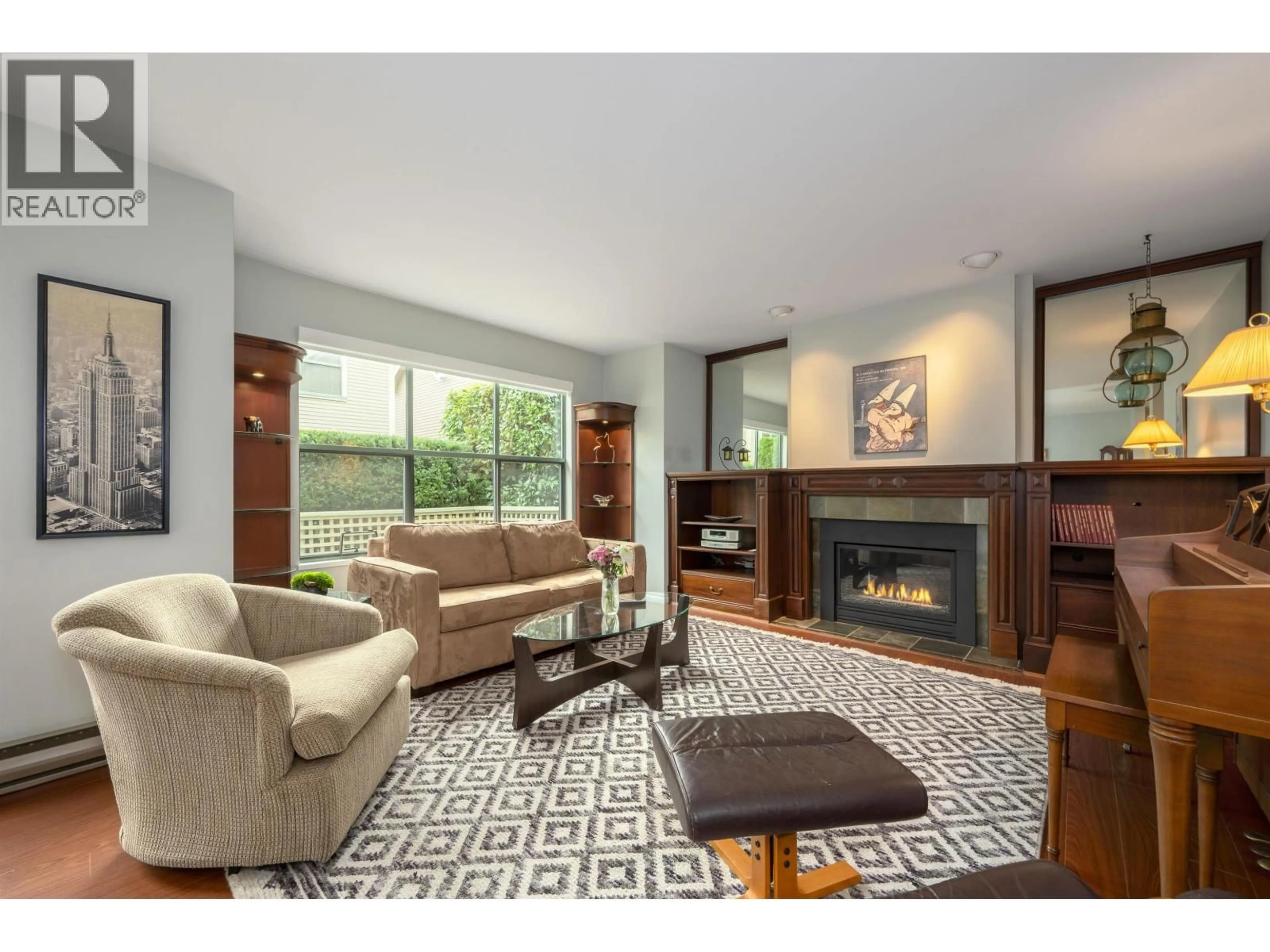 Living room with furniture, unknown for 12 - 229 8TH STREET, North Vancouver British Columbia V7L1Y9