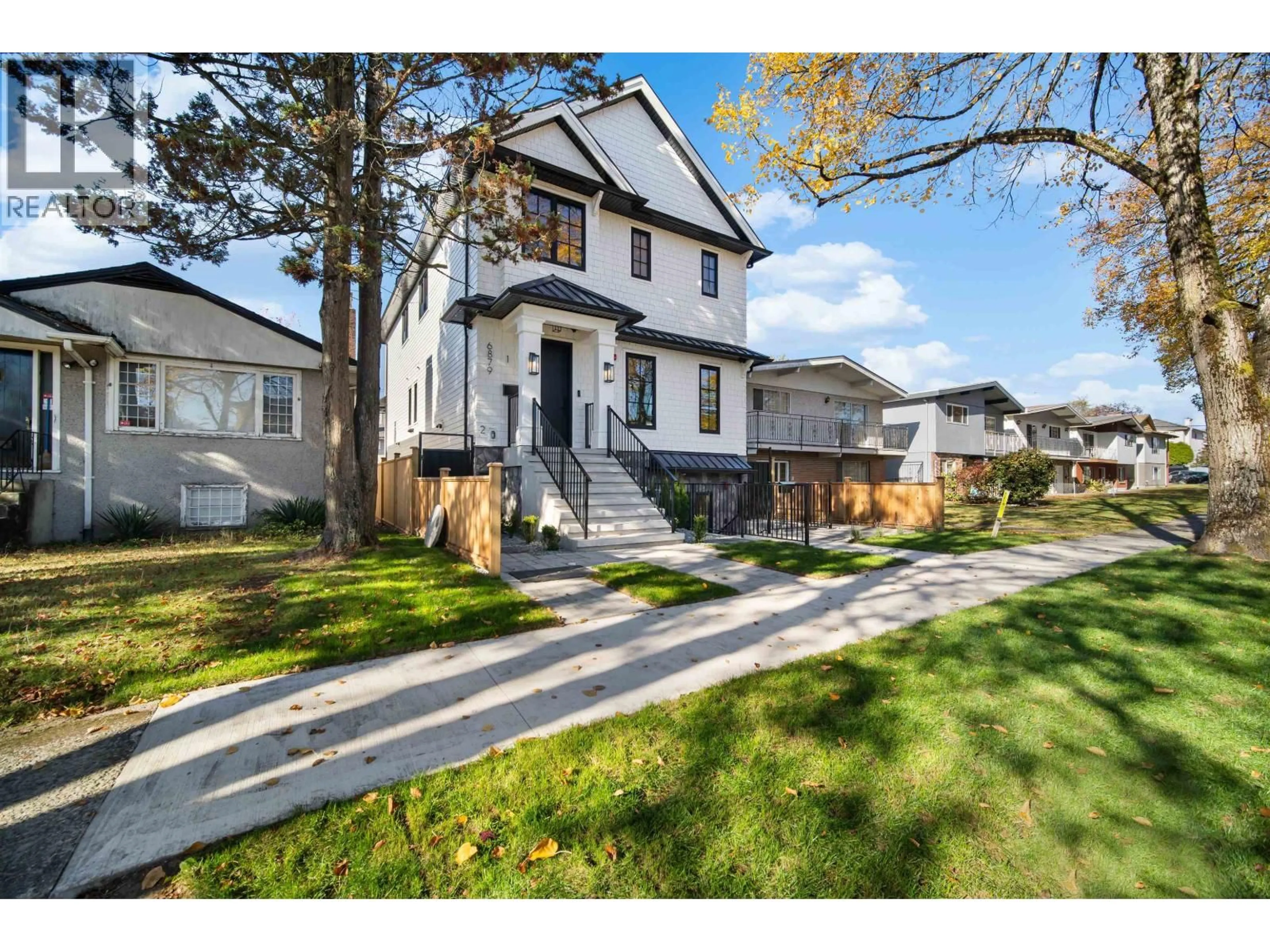 Unknown for 1 - 6879 QUEBEC STREET, Vancouver British Columbia V5X3G3