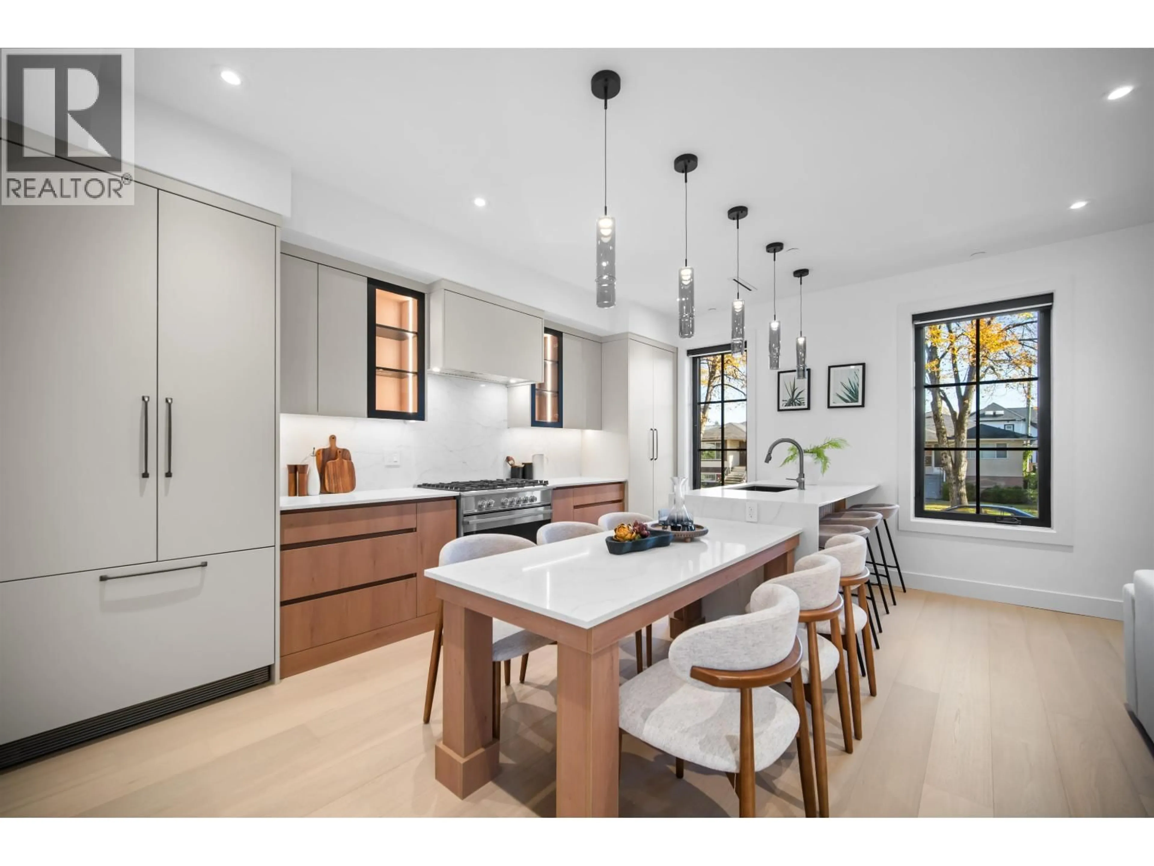 Contemporary kitchen, unknown for 1 - 6879 QUEBEC STREET, Vancouver British Columbia V5X3G3