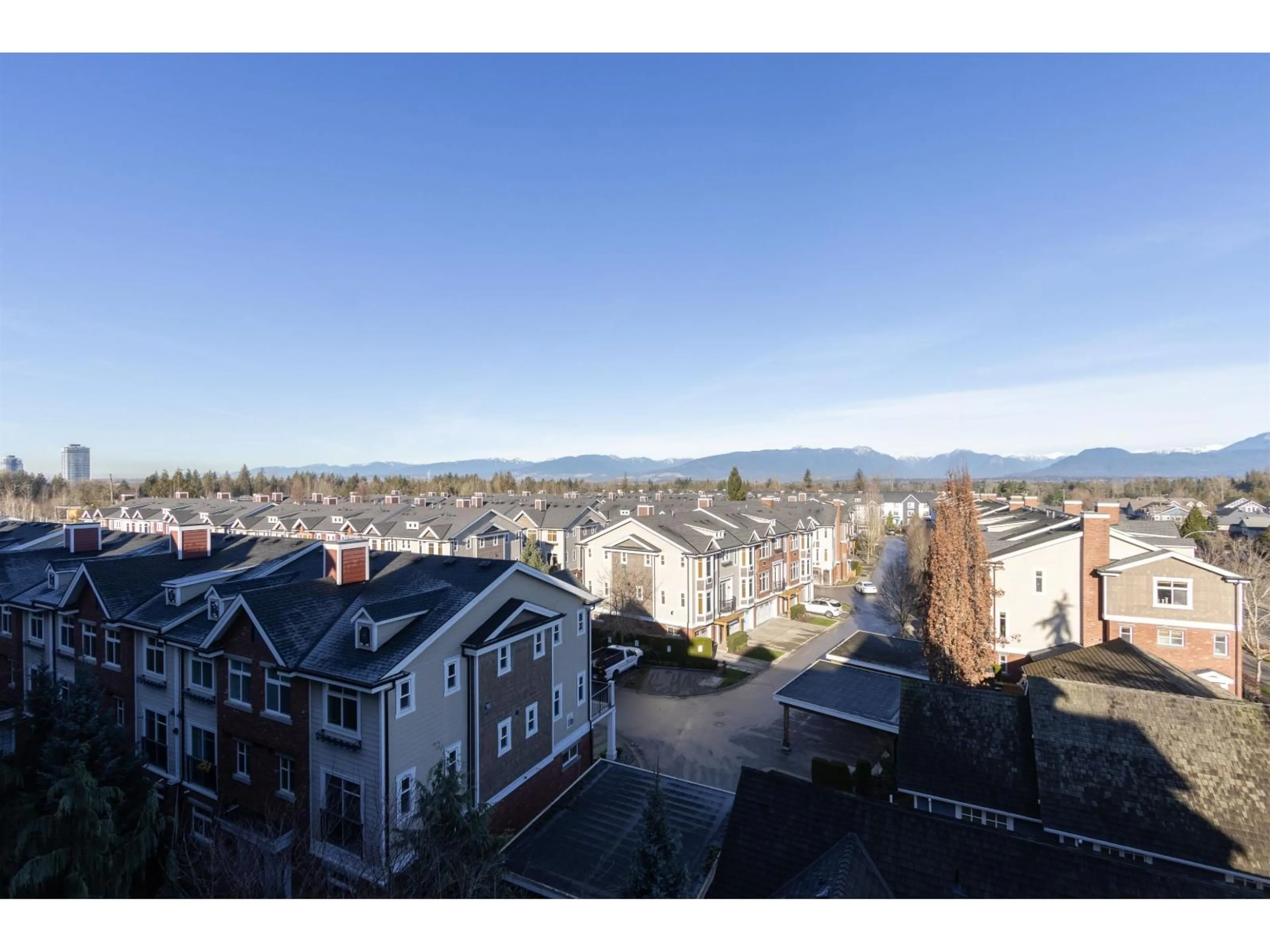 A pic from outside/outdoor area/front of a property/back of a property/a pic from drone, mountain view for 567 - 8328 207A STREET, Langley British Columbia V2Y0K5