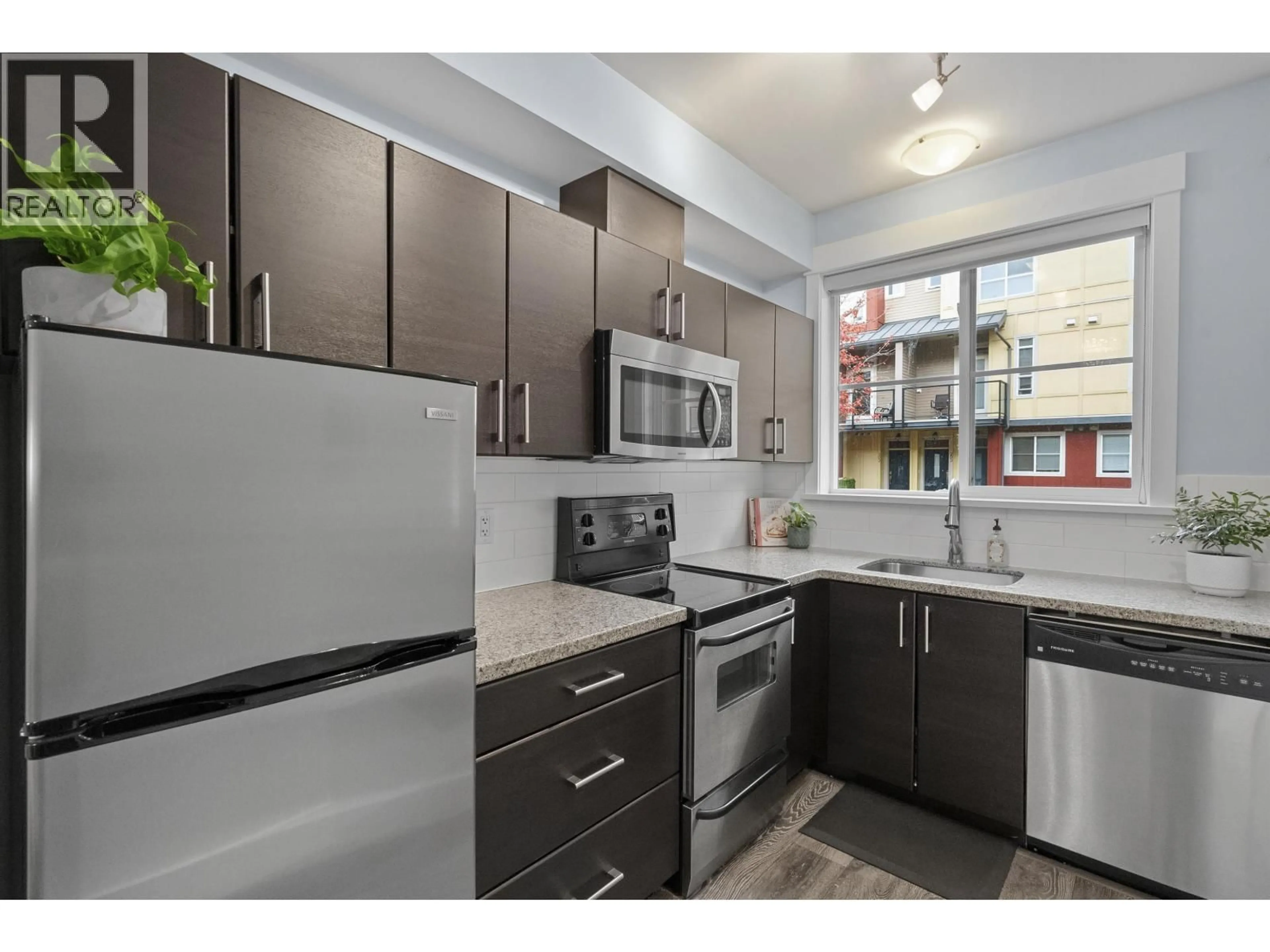 Standard kitchen, unknown for 109 - 4808 LINDEN DRIVE, Delta British Columbia V4K0B5