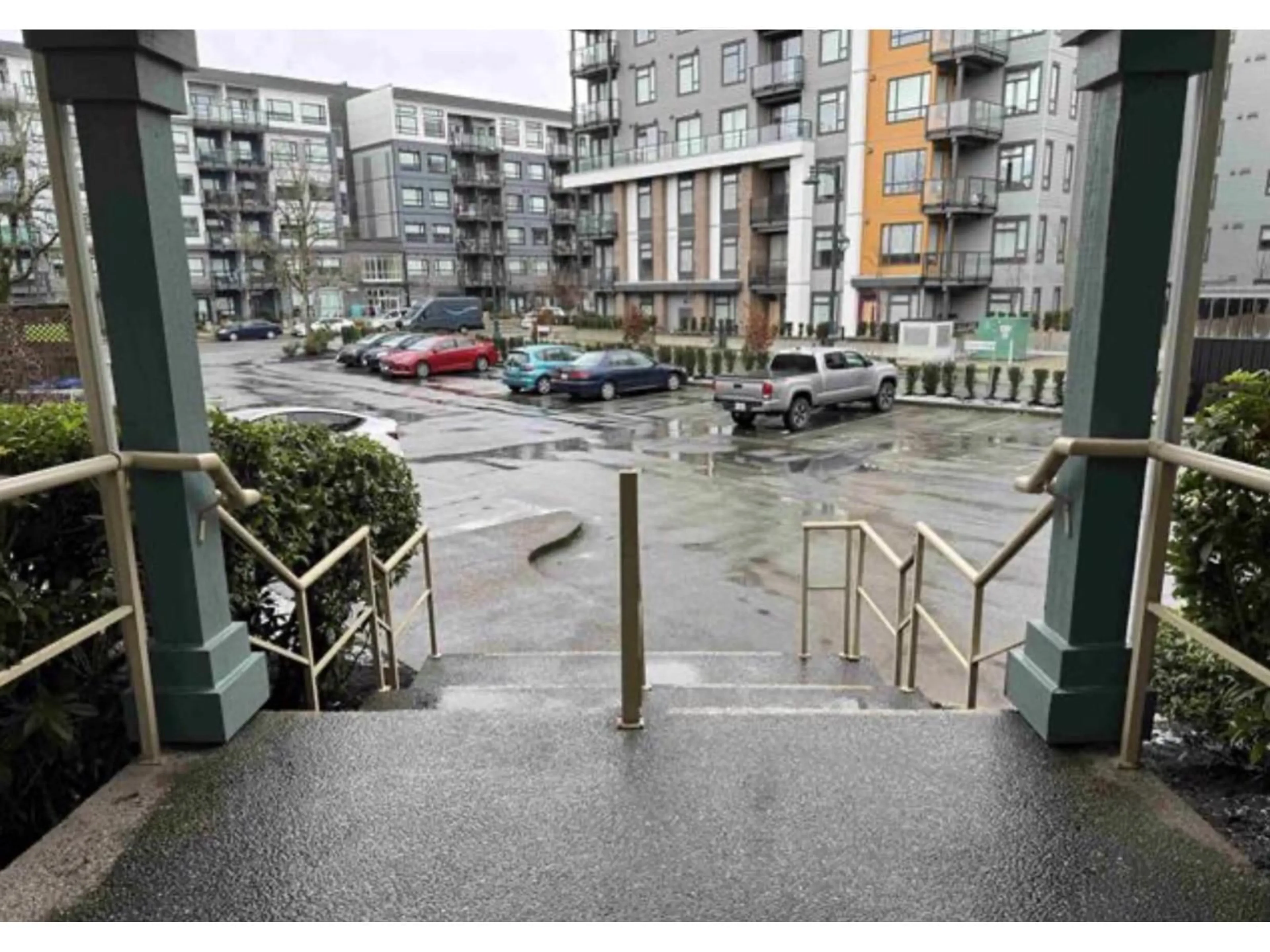 Unknown for 104 - 10756 138 STREET, Surrey British Columbia V3T4K5
