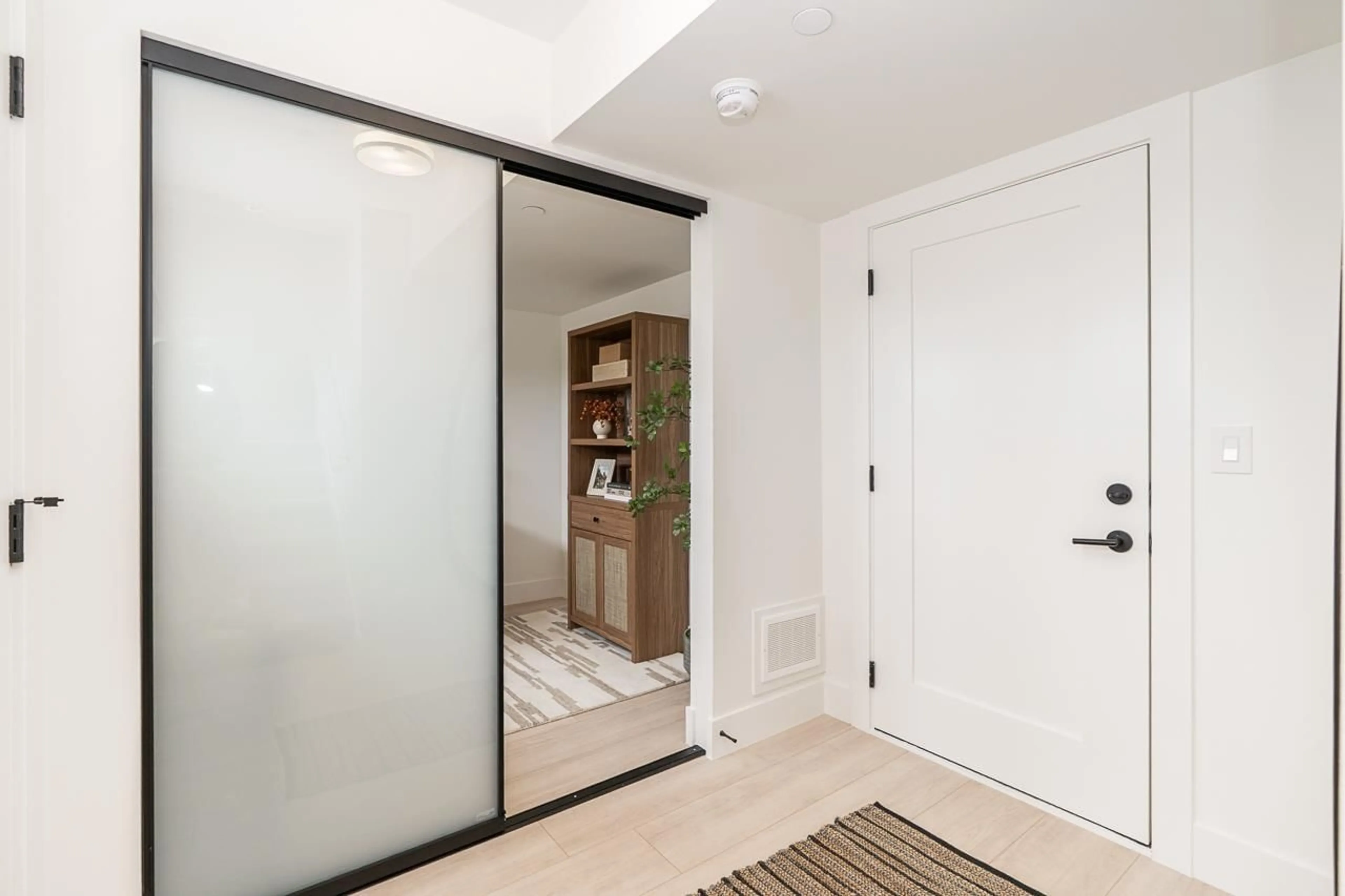 Indoor entryway for 40 - 20335 70A AVENUE, Langley British Columbia V2Y1S8