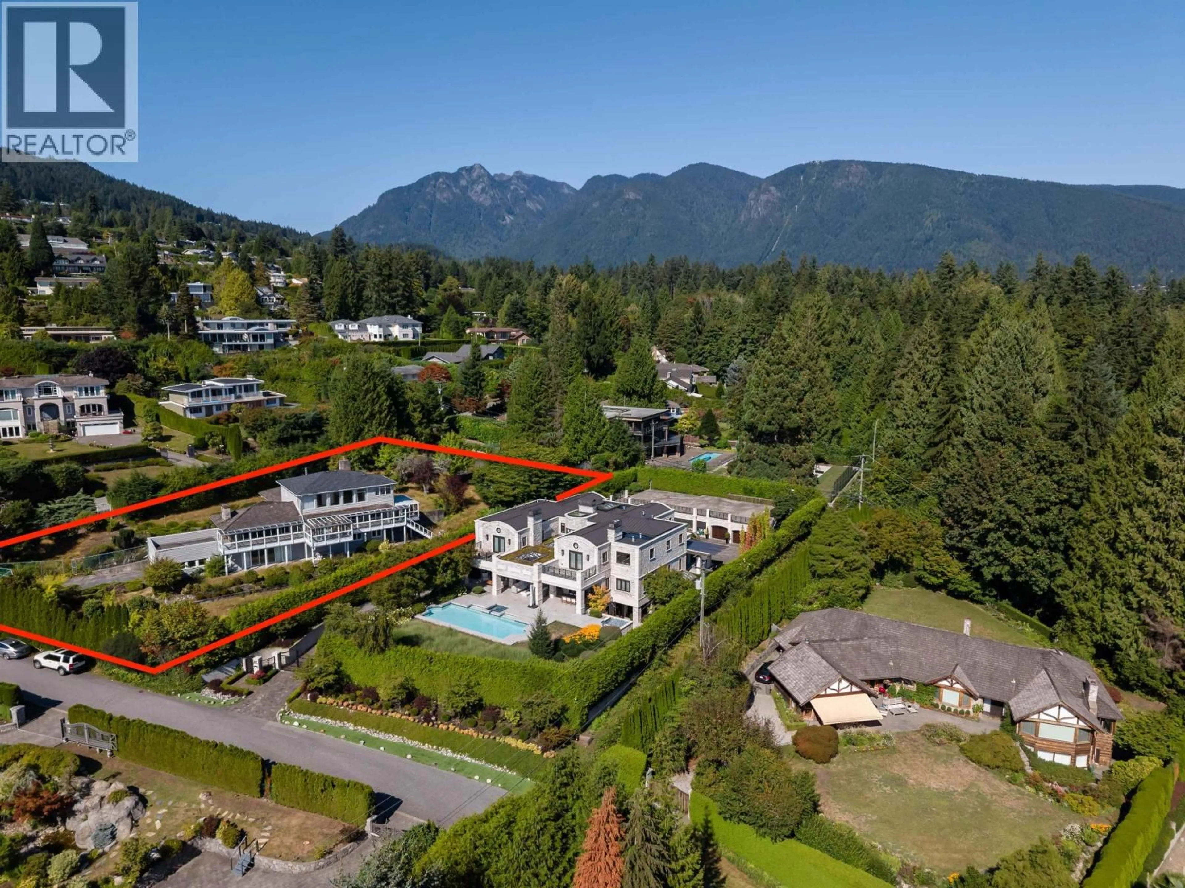 A pic from outside/outdoor area/front of a property/back of a property/a pic from drone, mountain view for 650 SOUTHBOROUGH DRIVE, West Vancouver British Columbia V7S1M6
