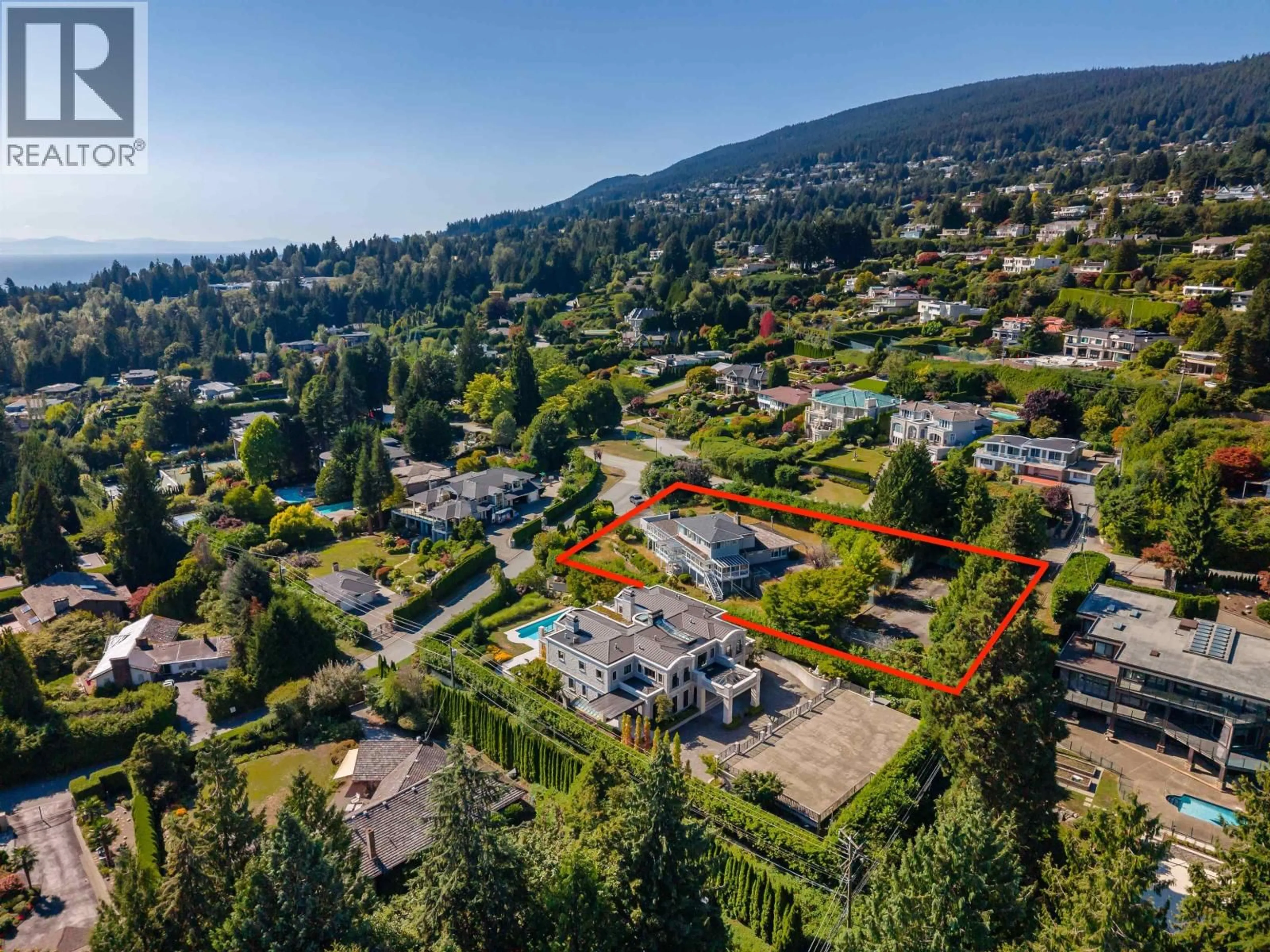 A pic from outside/outdoor area/front of a property/back of a property/a pic from drone, mountain view for 650 SOUTHBOROUGH DRIVE, West Vancouver British Columbia V7S1M6