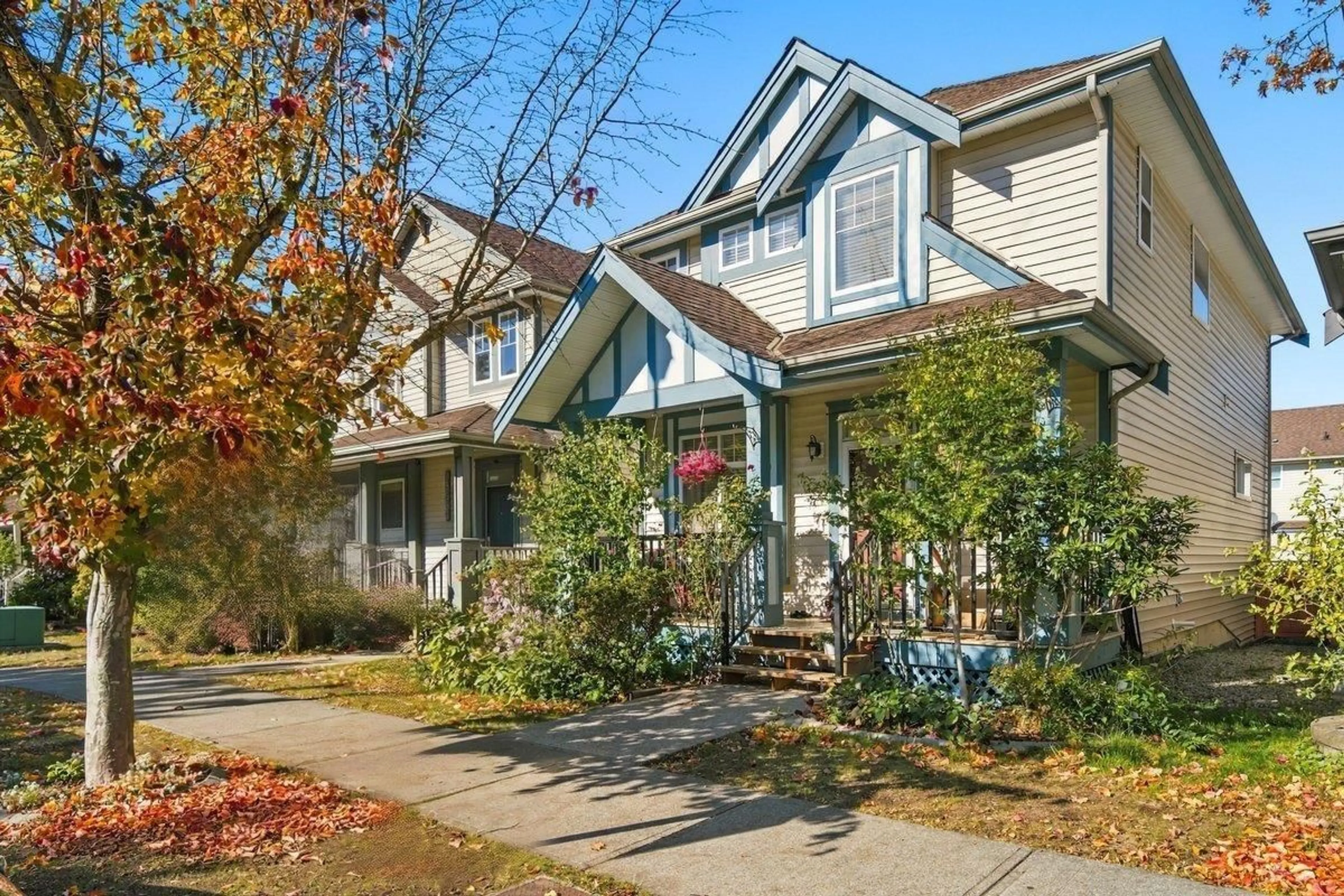 Home with vinyl exterior material, street for 18589 67 AVENUE, Surrey British Columbia V3S1Z1