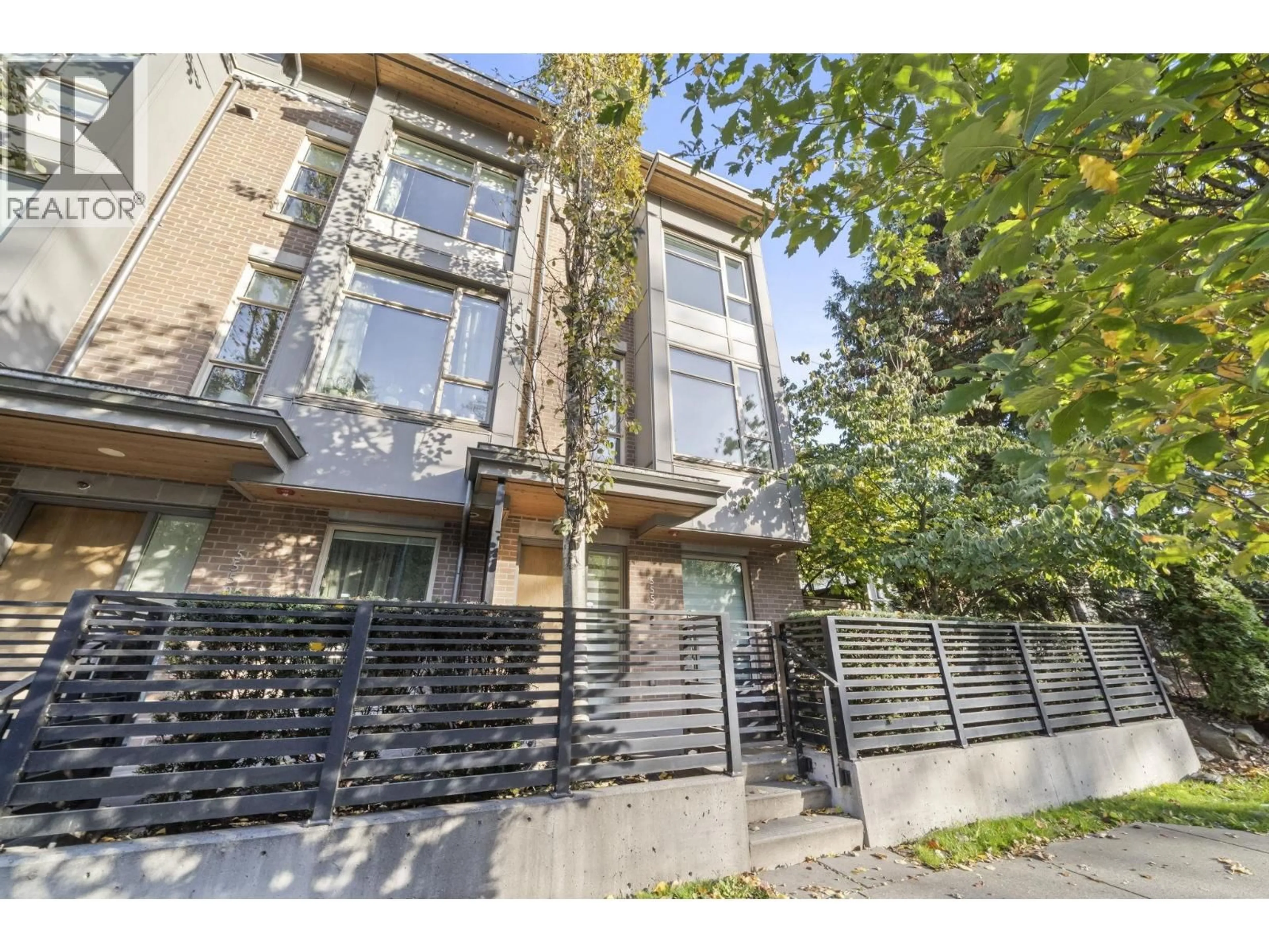 Unknown for 5552 OAK STREET, Vancouver British Columbia V6M2V6