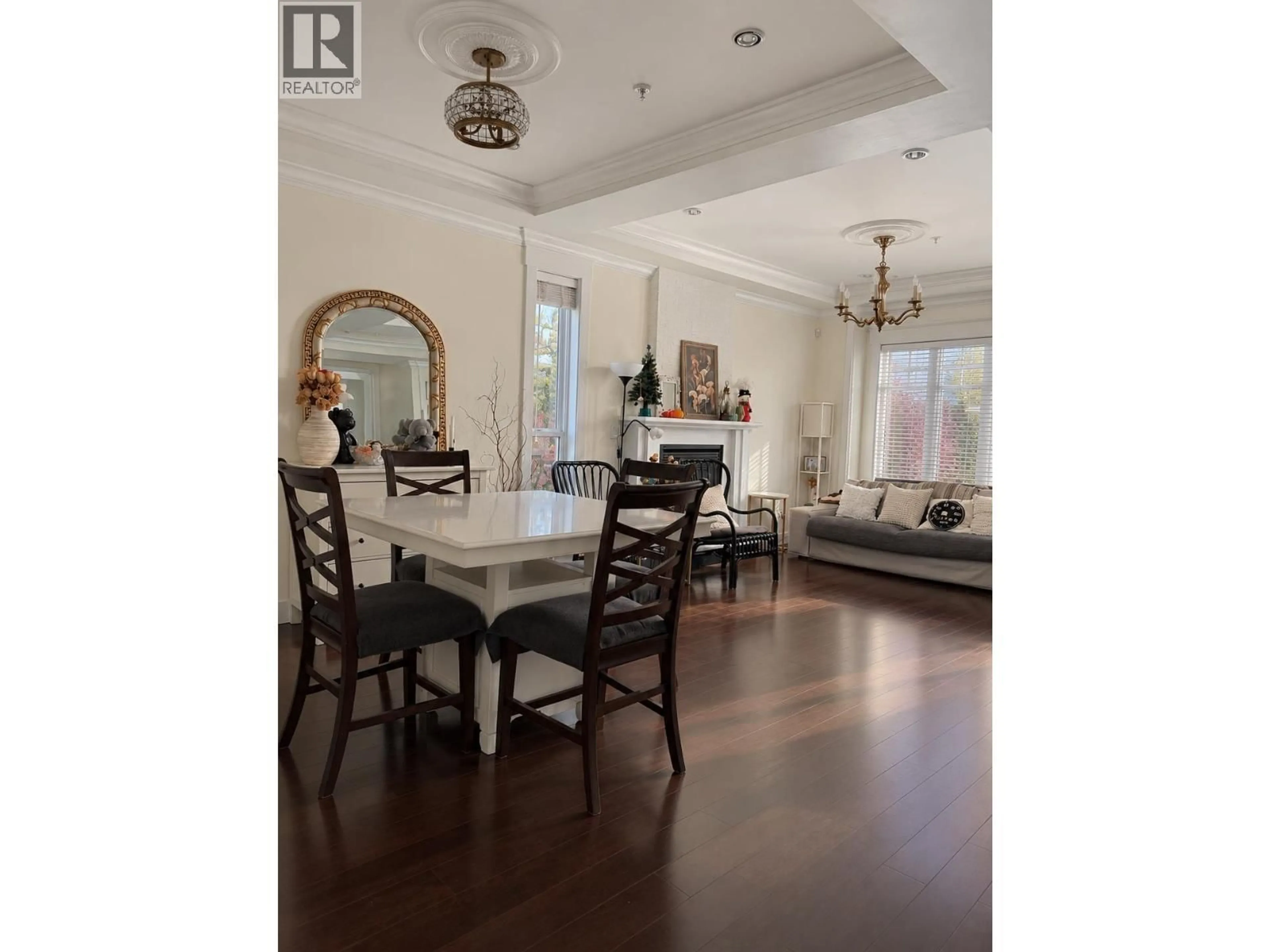 Dining room, wood/laminate floor for 628 55TH AVENUE, Vancouver British Columbia V5X1N5