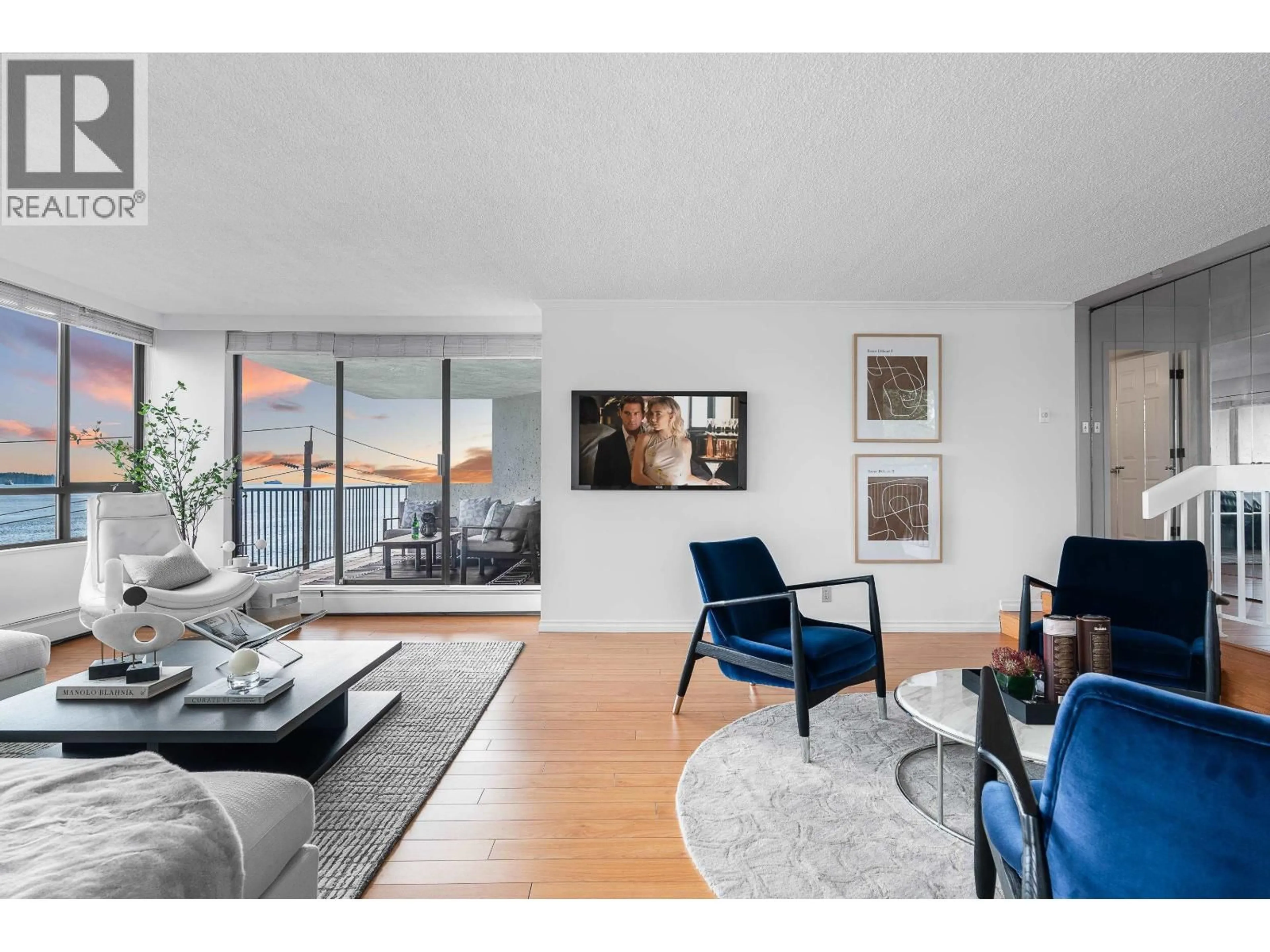 Living room with furniture, unknown for 302 - 1930 BELLEVUE AVENUE, West Vancouver British Columbia V7V1B5