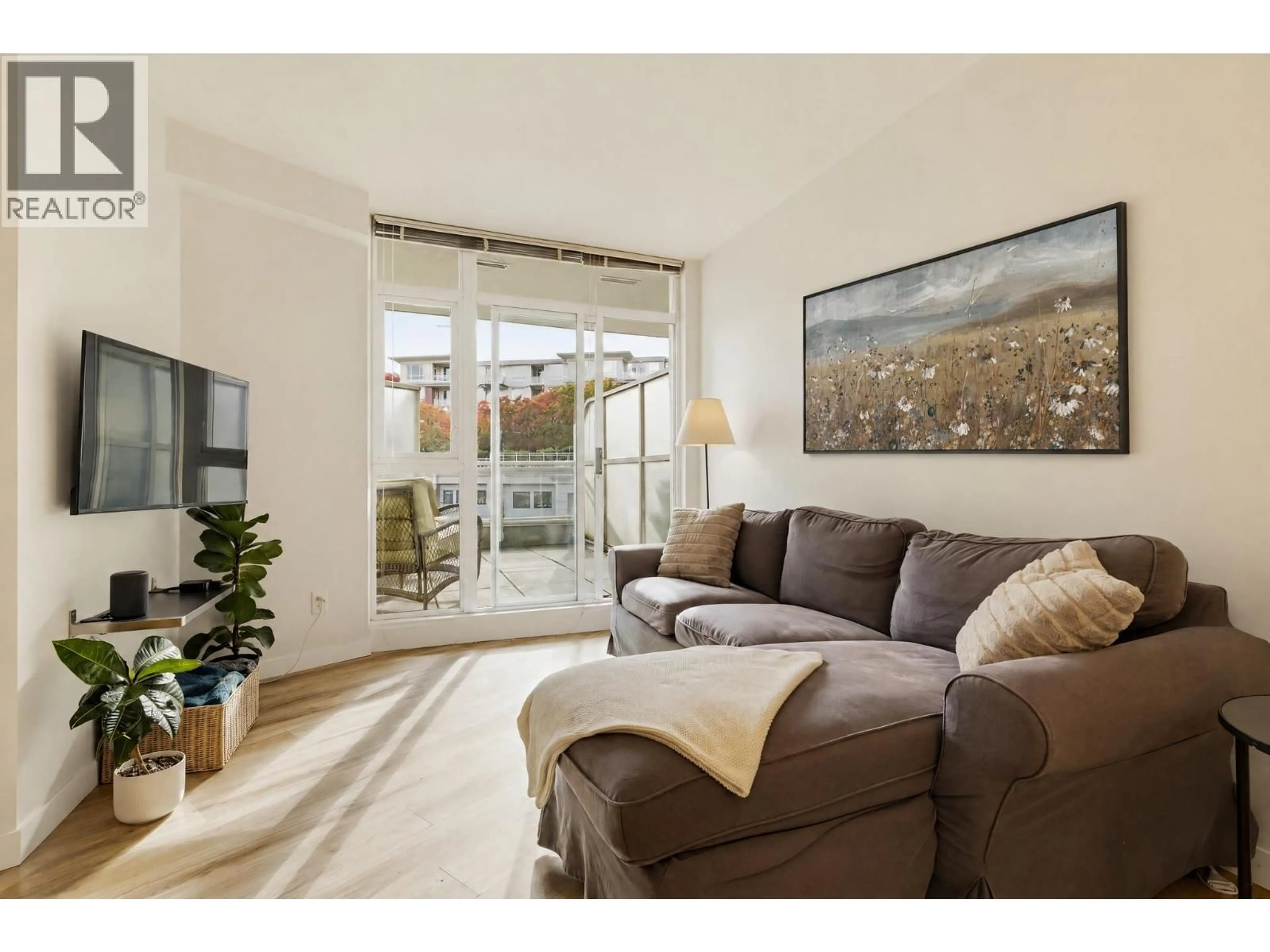 Living room with furniture, unknown for 321 - 4028 KNIGHT STREET, Vancouver British Columbia V5N5Y8