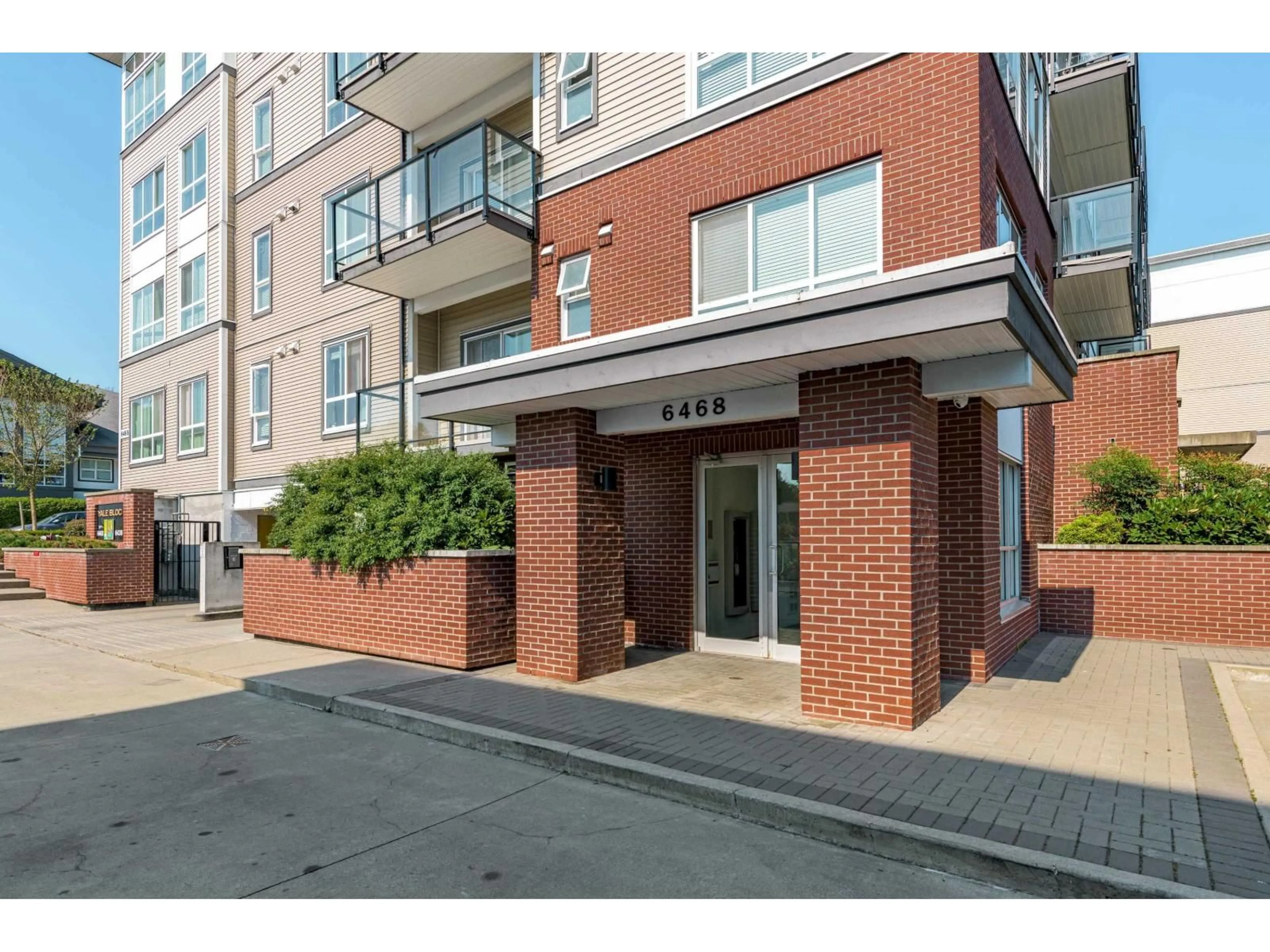 Unknown for 110 - 6468 195A STREET, Surrey British Columbia V4N6R6