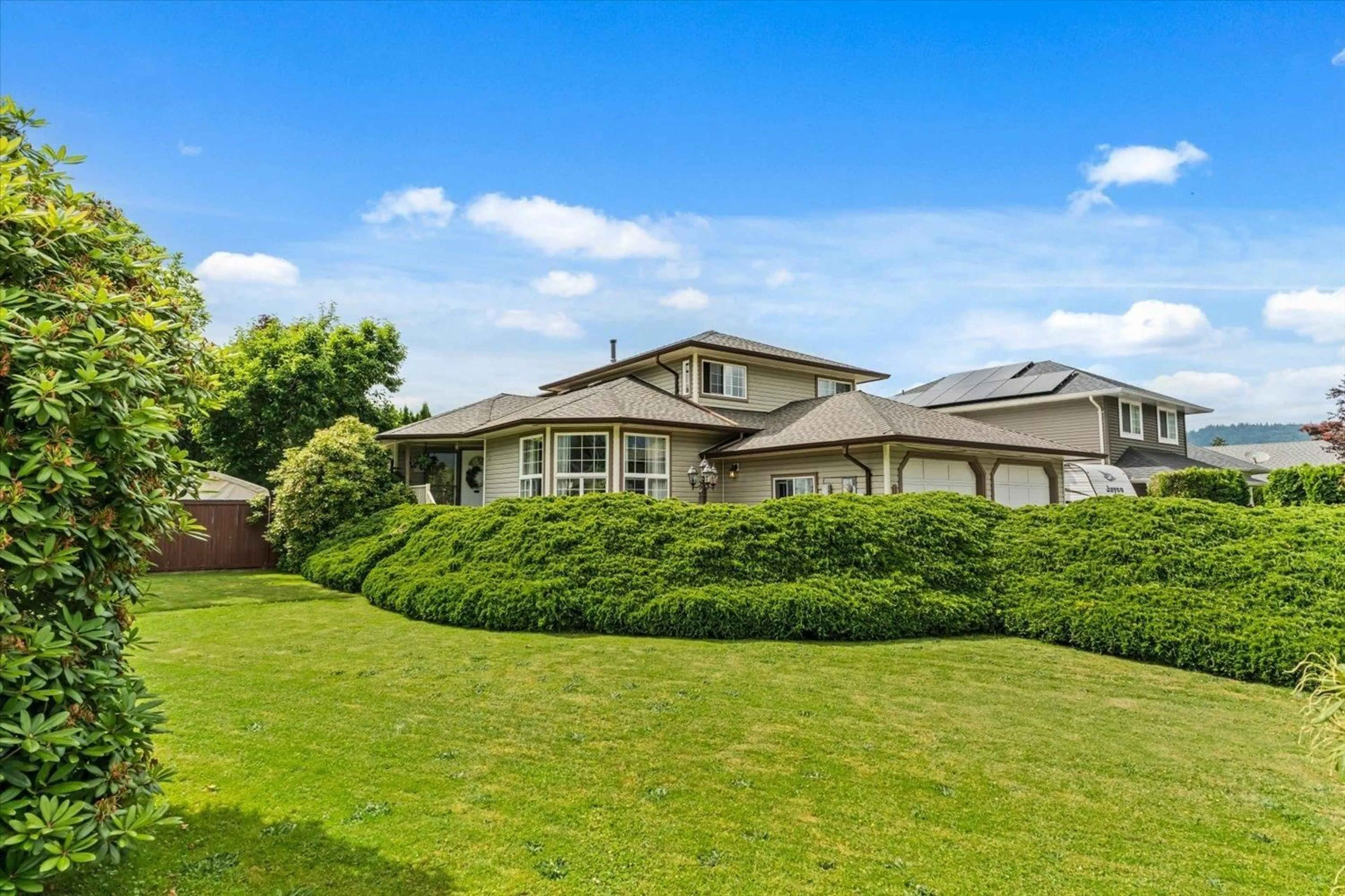 A pic from outside/outdoor area/front of a property/back of a property/a pic from drone, unknown for 1535 CANTERBURY DRIVE, Agassiz British Columbia V0M1A3