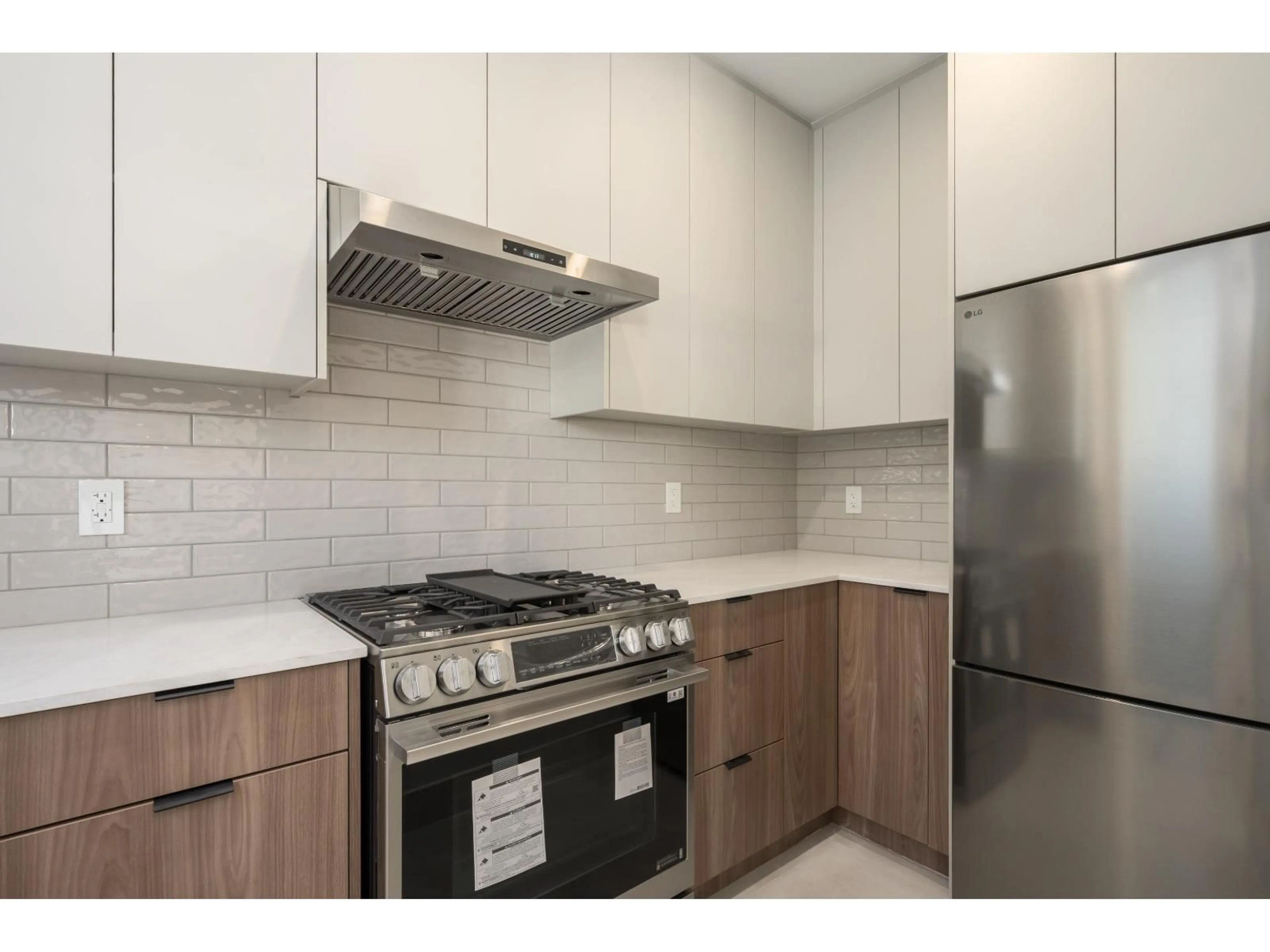 Standard kitchen, ceramic/tile floor for 14755 111A AVENUE, Surrey British Columbia V3R2E2