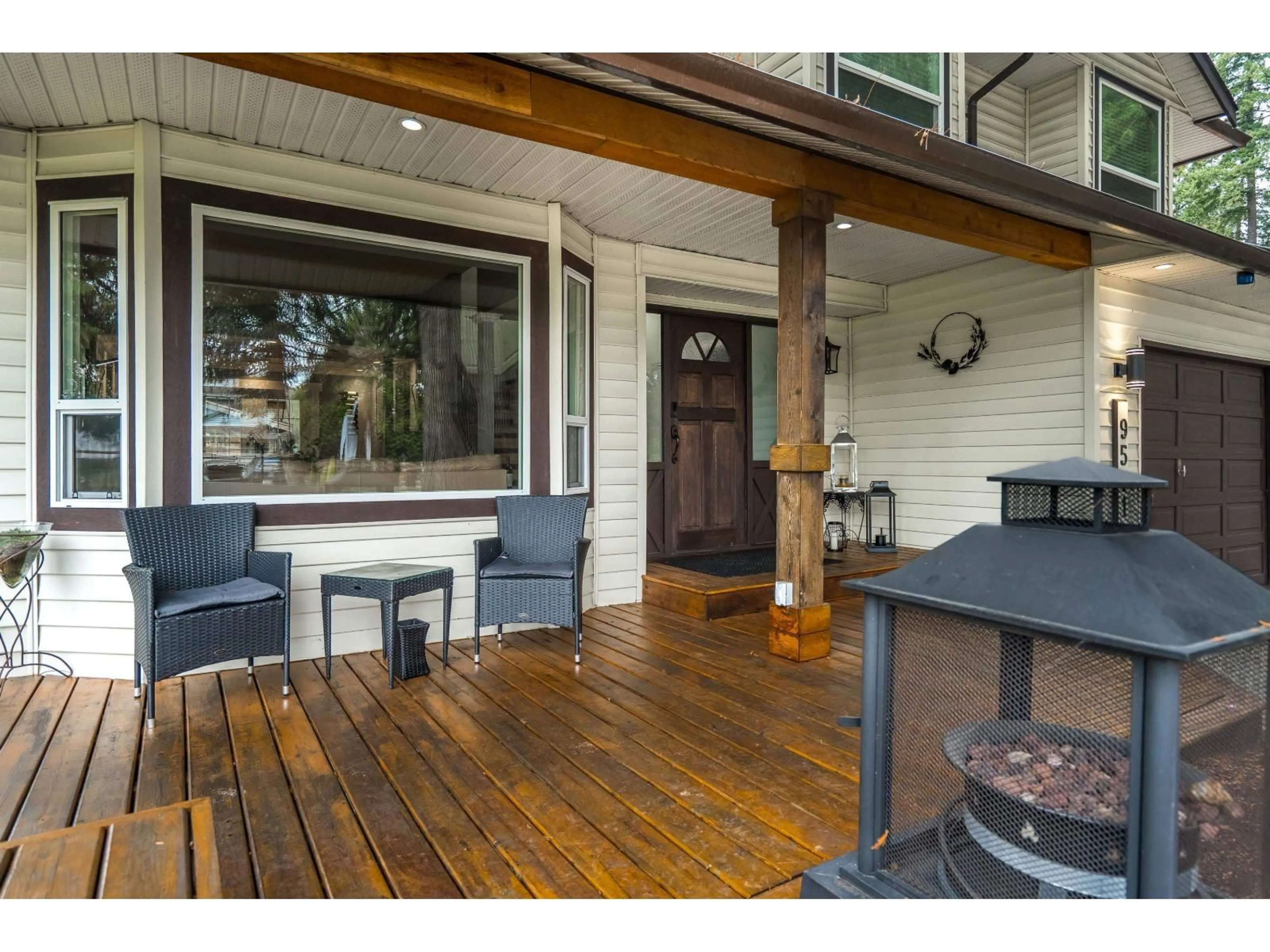 Patio, street for 9511 209A STREET, Langley British Columbia V1M2A8