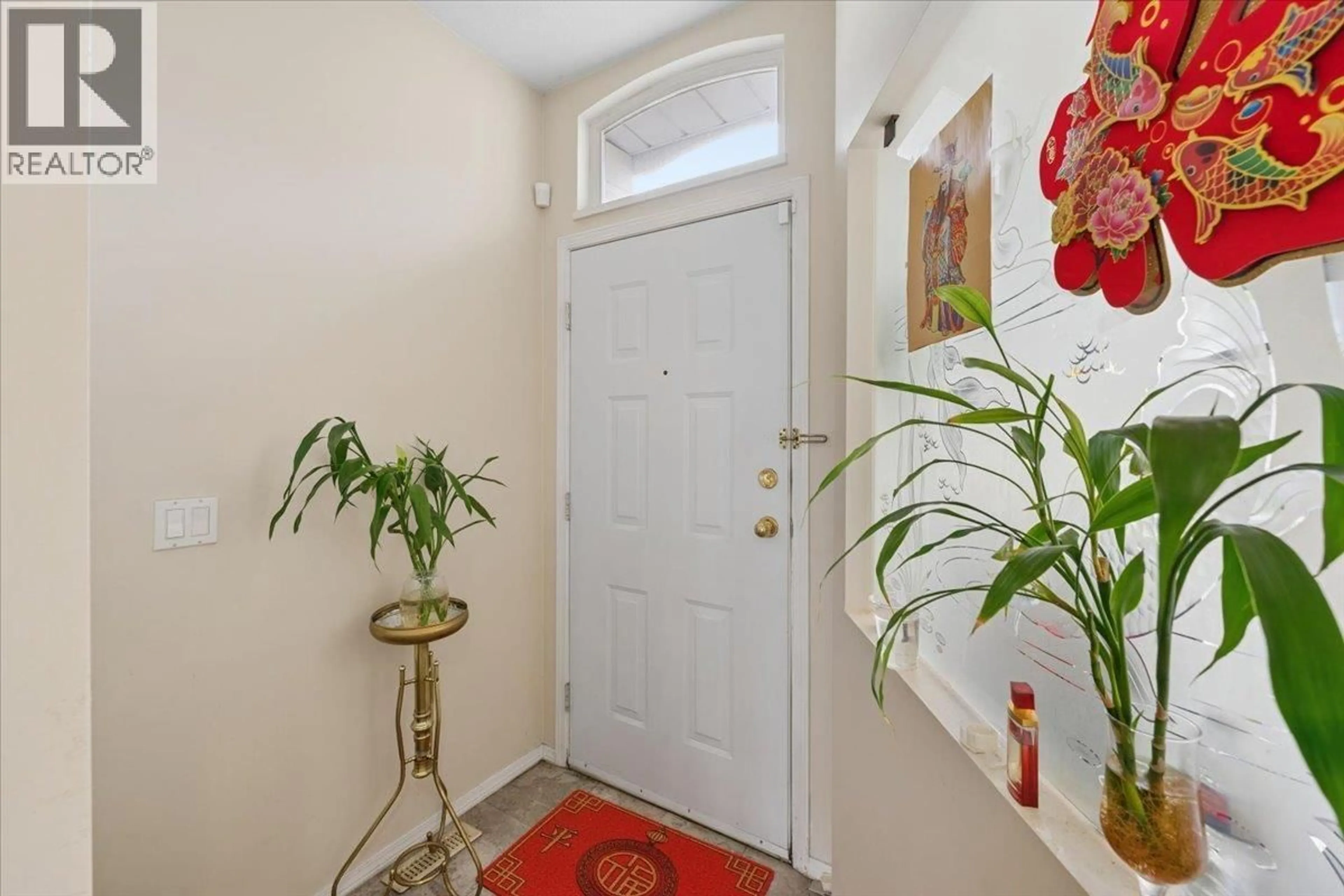 Indoor entryway for 24 - 5840 DOVER CRESCENT, Richmond British Columbia V7C5P4