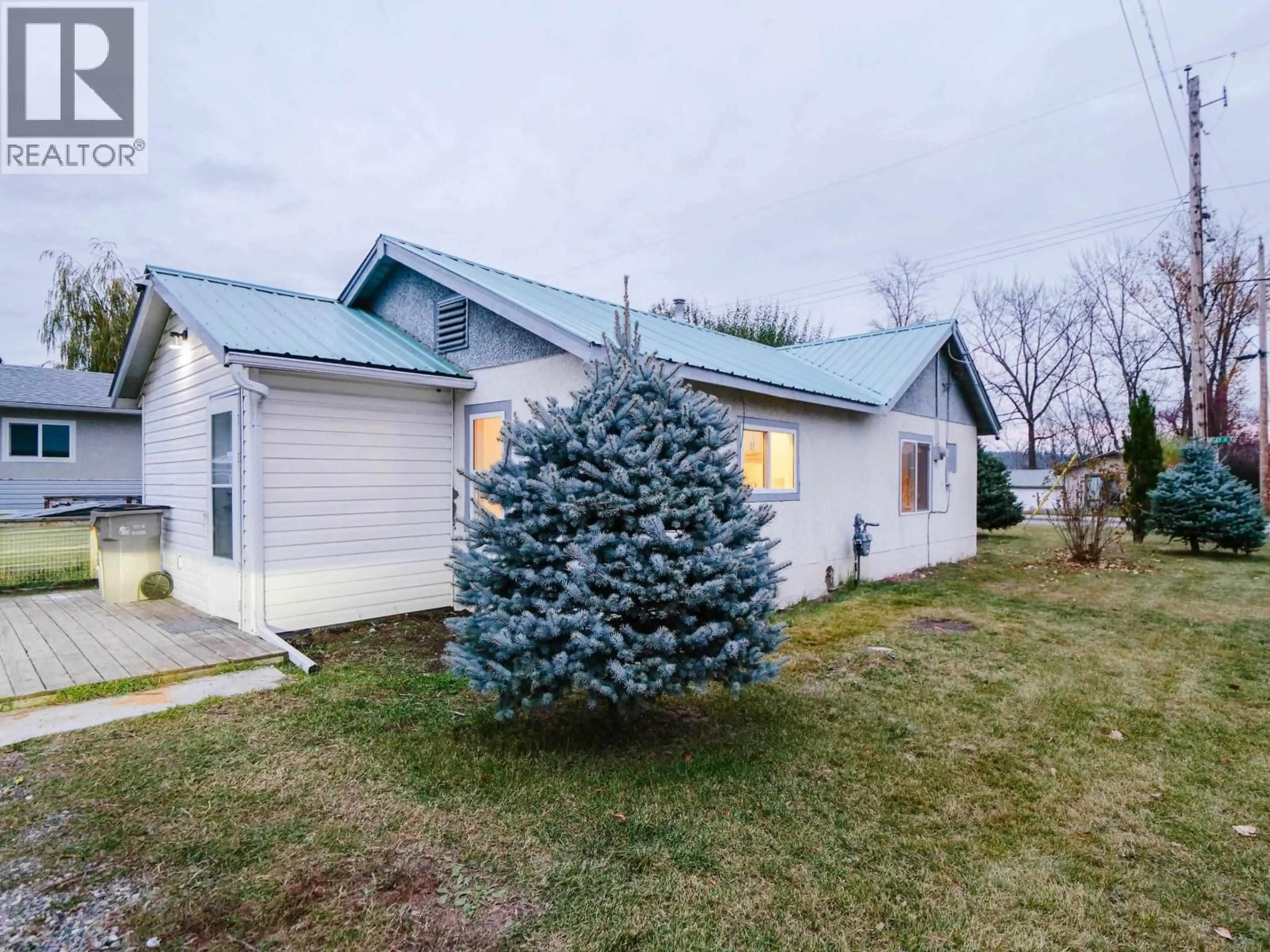 A pic from outside/outdoor area/front of a property/back of a property/a pic from drone, street for 403 HARTLEY STREET, Quesnel British Columbia V2J1W7