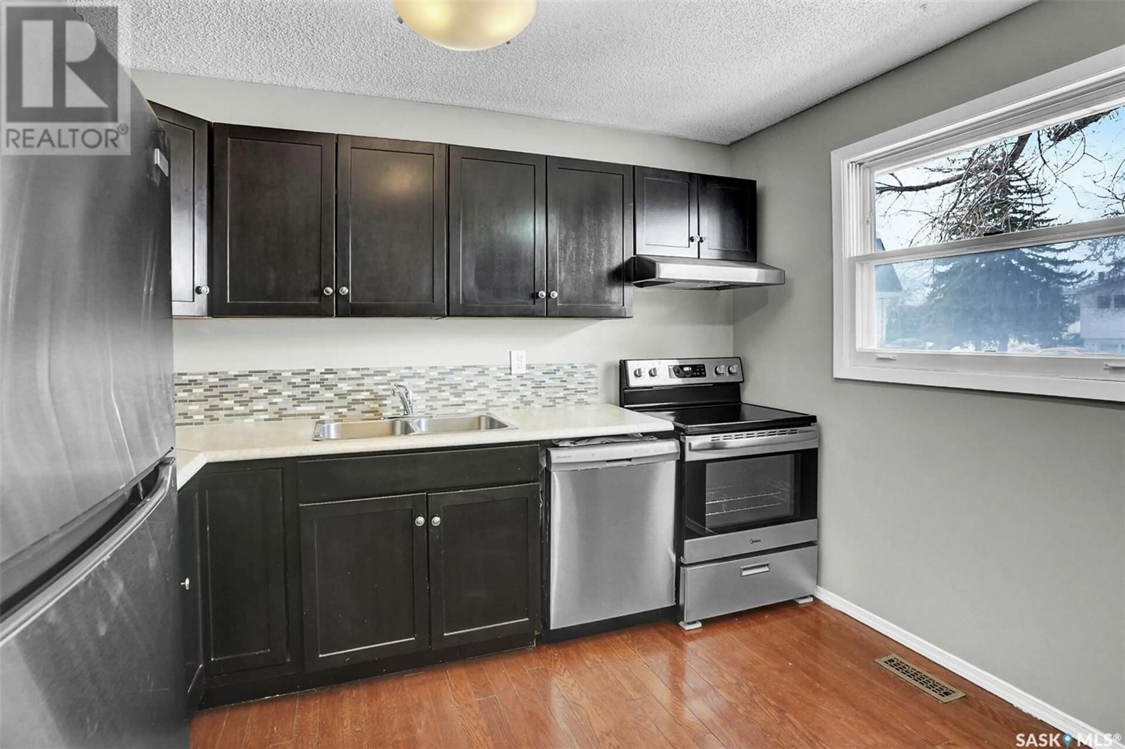 Standard kitchen, unknown for 4705 PASQUA STREET, Regina Saskatchewan S4S6N7
