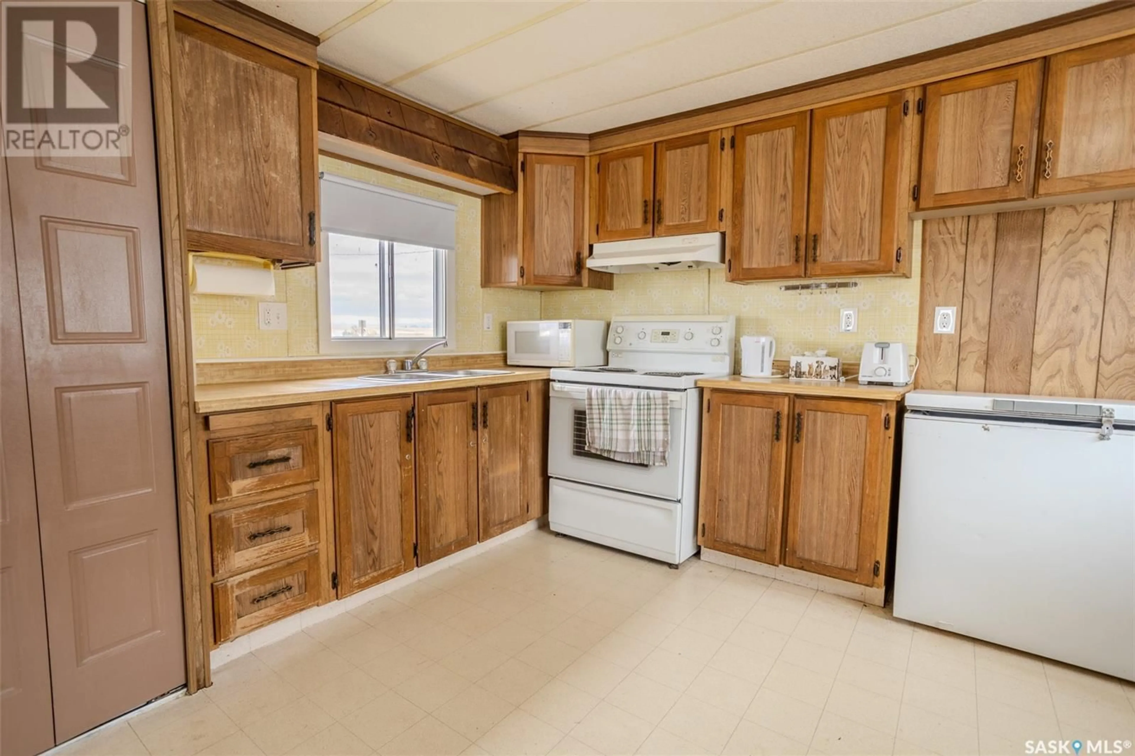 Standard kitchen, unknown for 1&2 LAKEVIEW AVENUE, Meota Rm No.468 Saskatchewan S0M1X0
